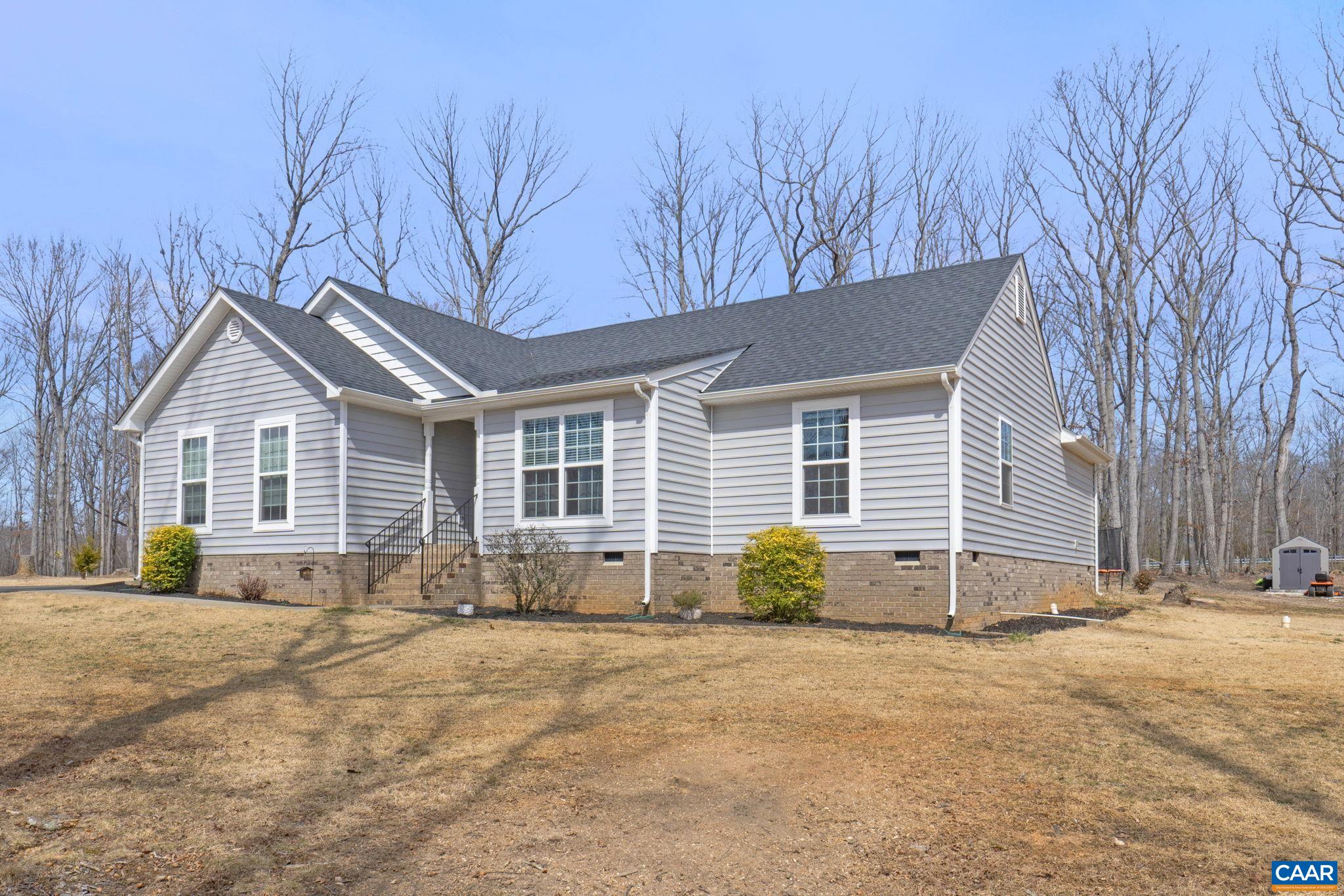 1075 Pine Crest Dr