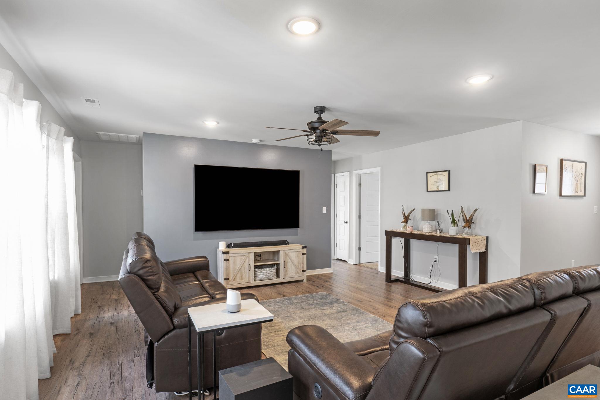 1075 Pine Crest Dr