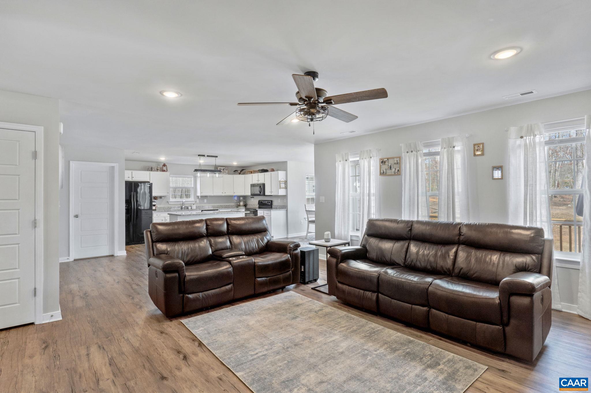 1075 Pine Crest Dr