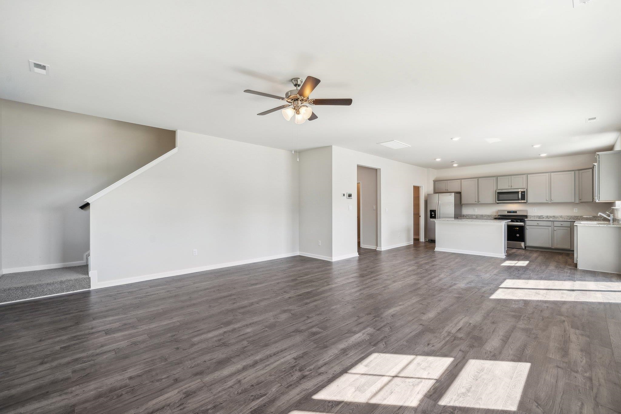 80 Whispering Oaks Dr