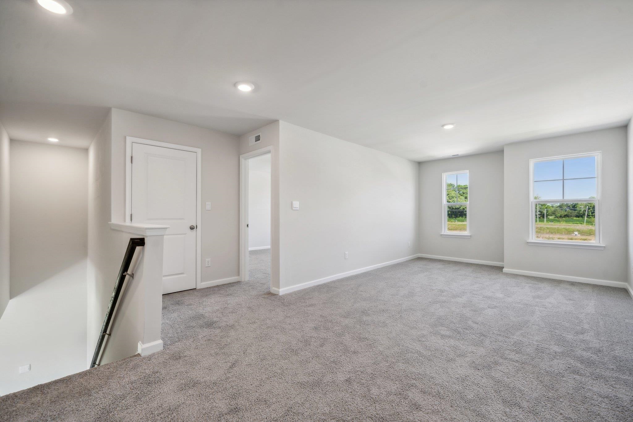 80 Whispering Oaks Dr