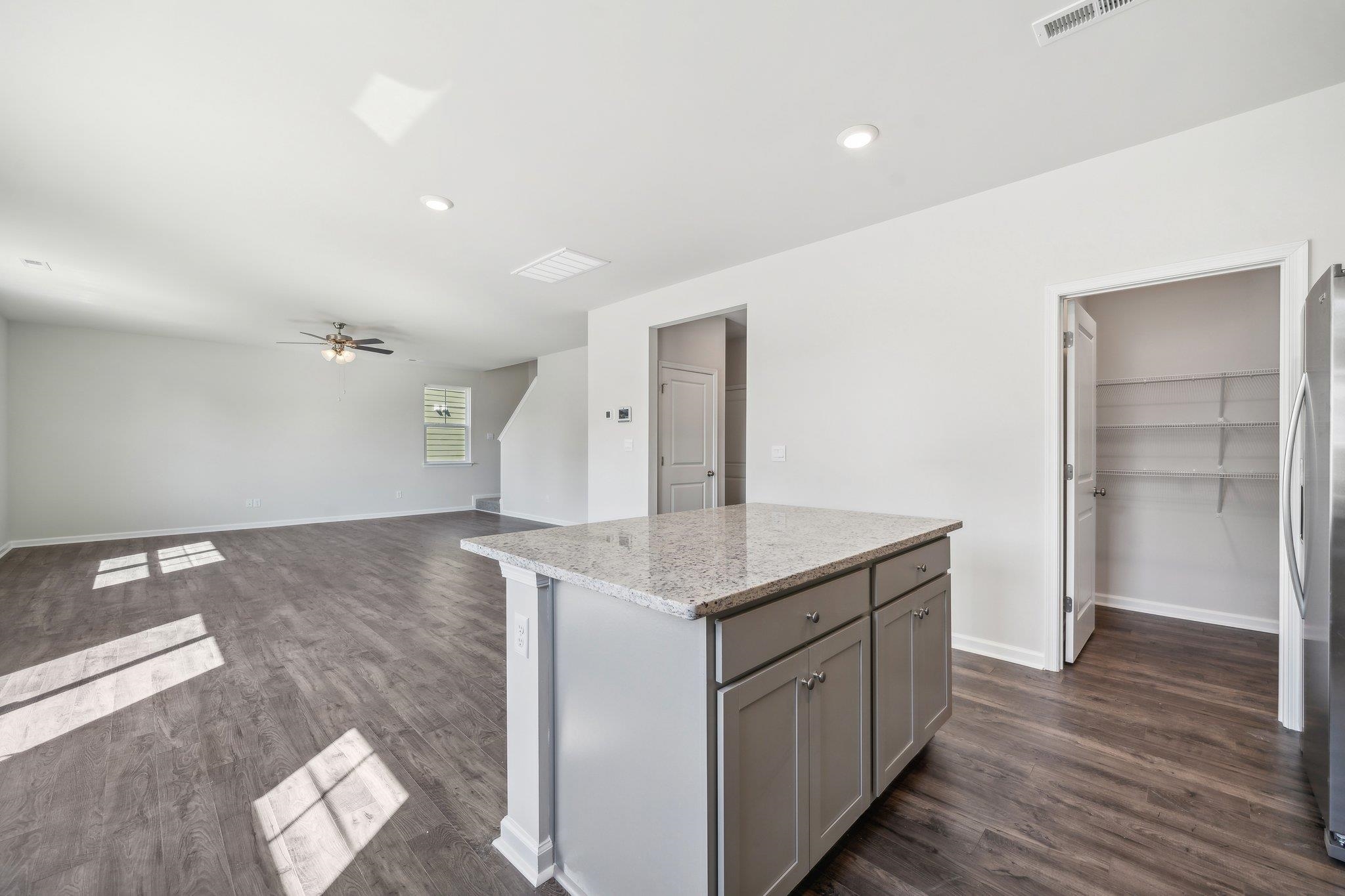 80 Whispering Oaks Dr