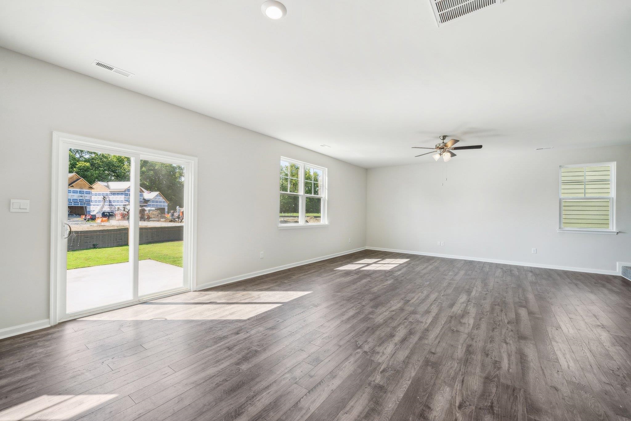 80 Whispering Oaks Dr
