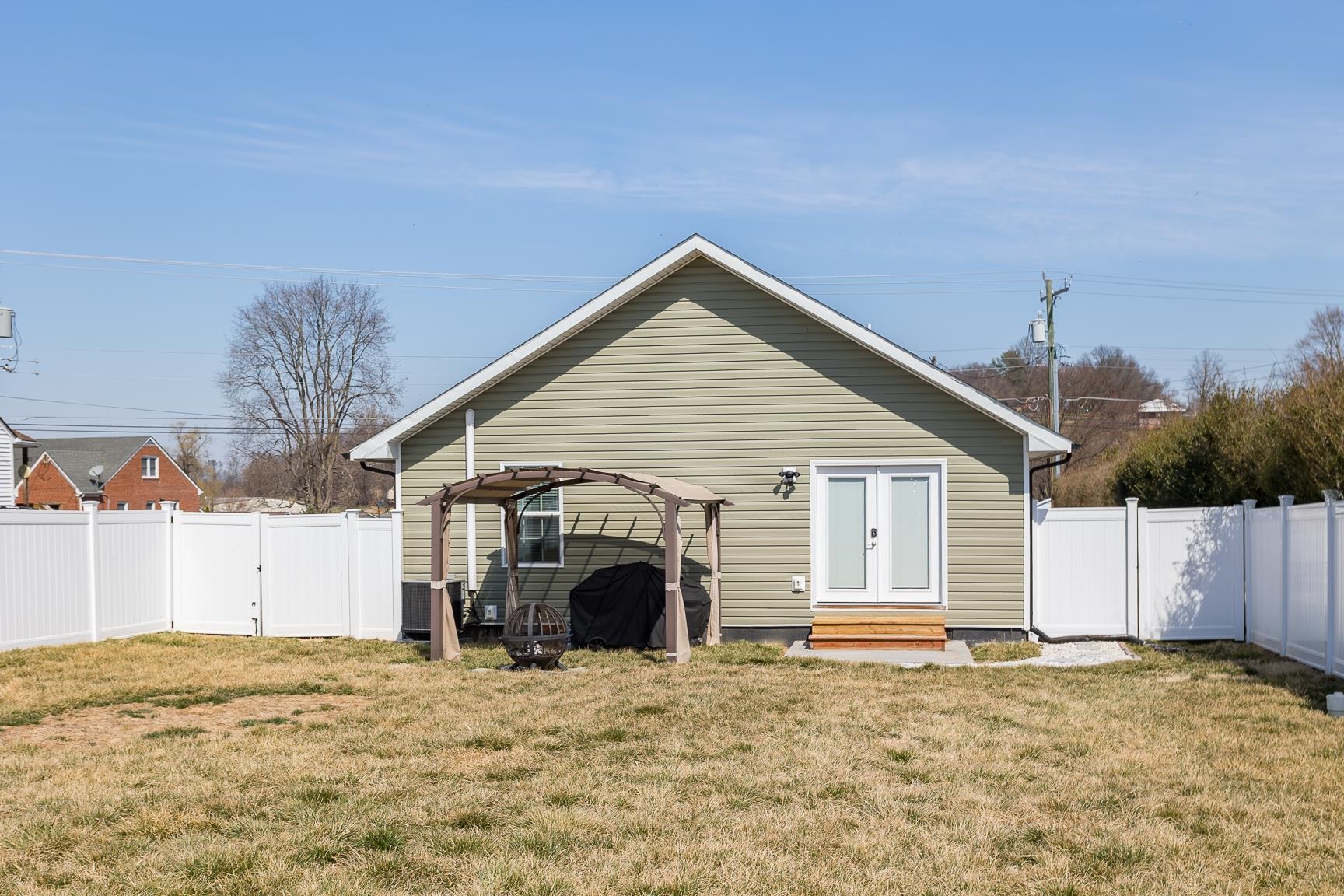 469 W Old Cross Rd