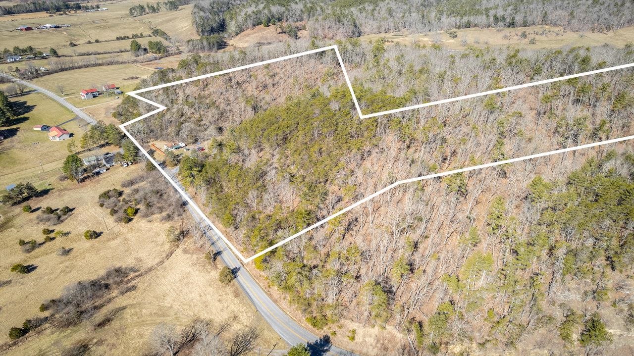 2077 Deerfield Valley Rd
