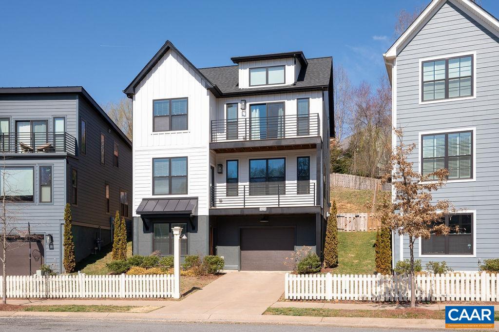 324 Huntley Ave