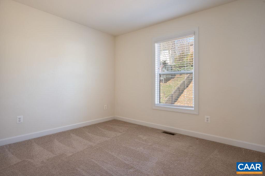 324 Huntley Ave