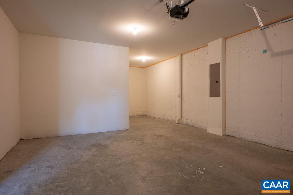 324 Huntley Ave
