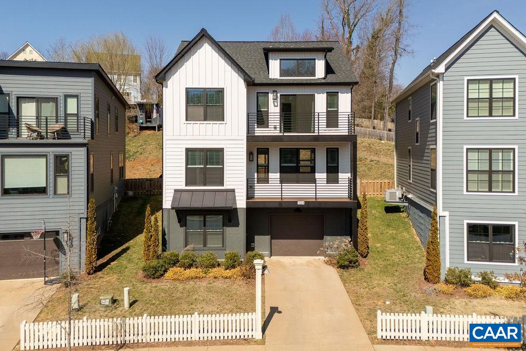 324 Huntley Ave