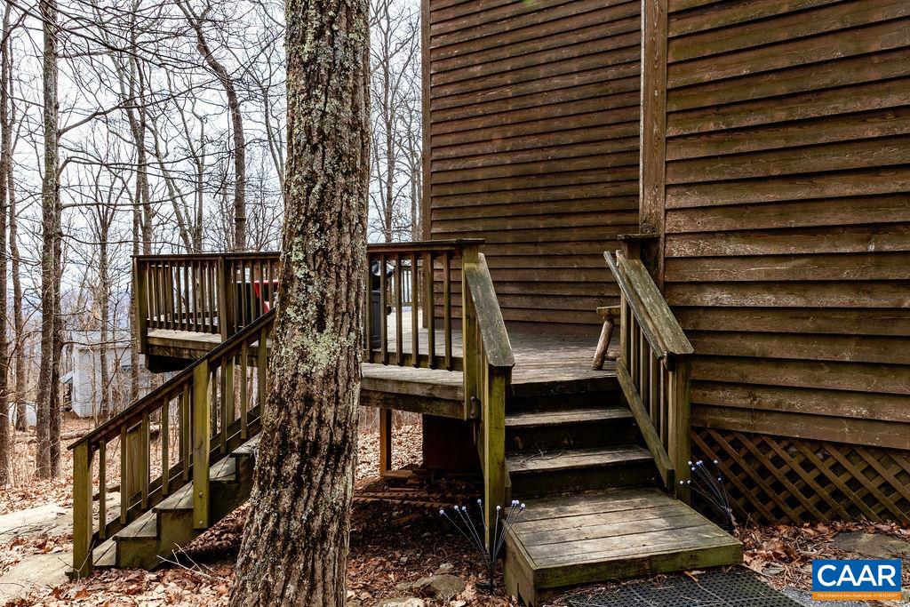 16 Chestnut Ln
