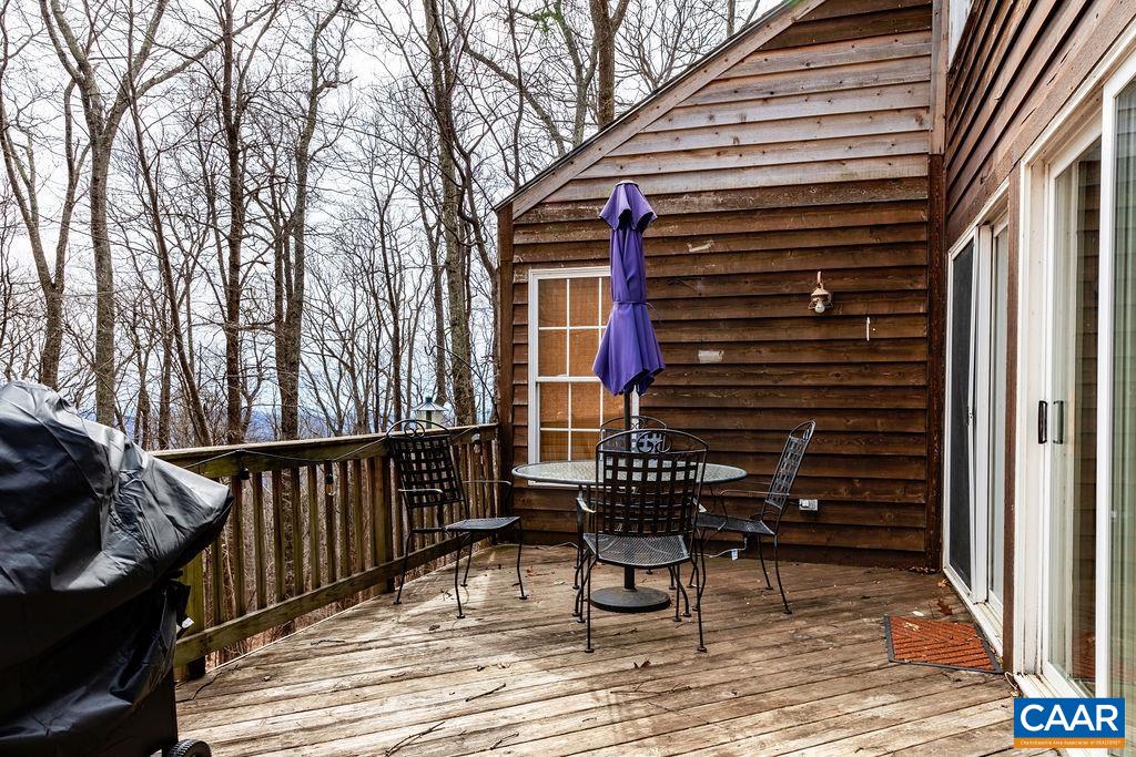 16 Chestnut Ln