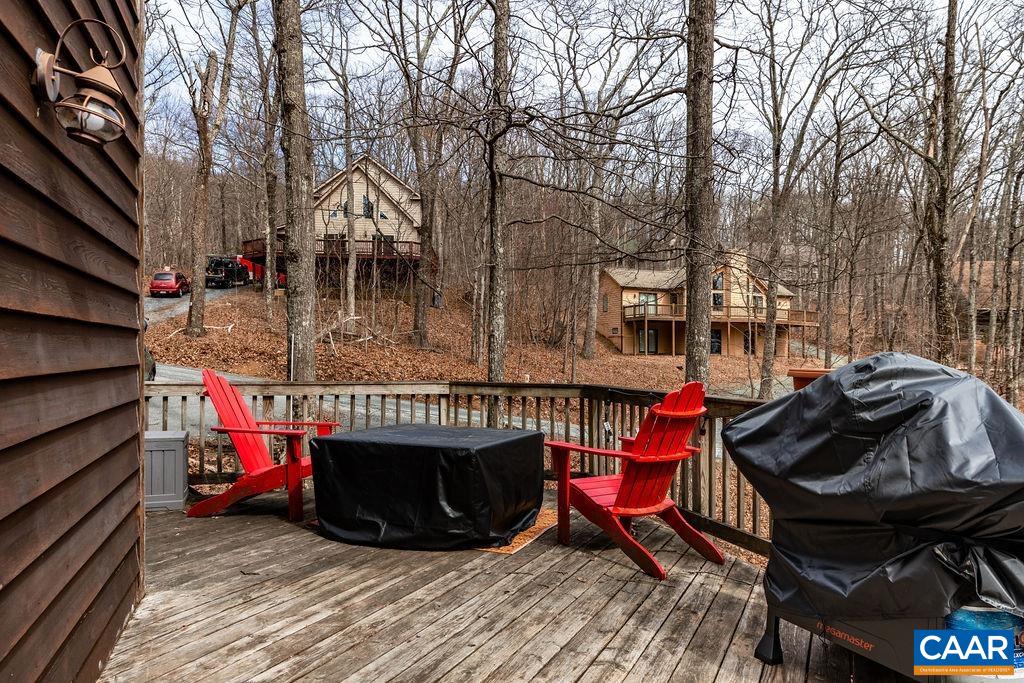 16 Chestnut Ln