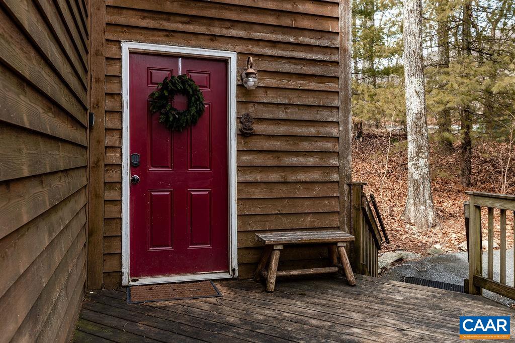 16 Chestnut Ln