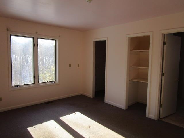 385 Lakeland Ln