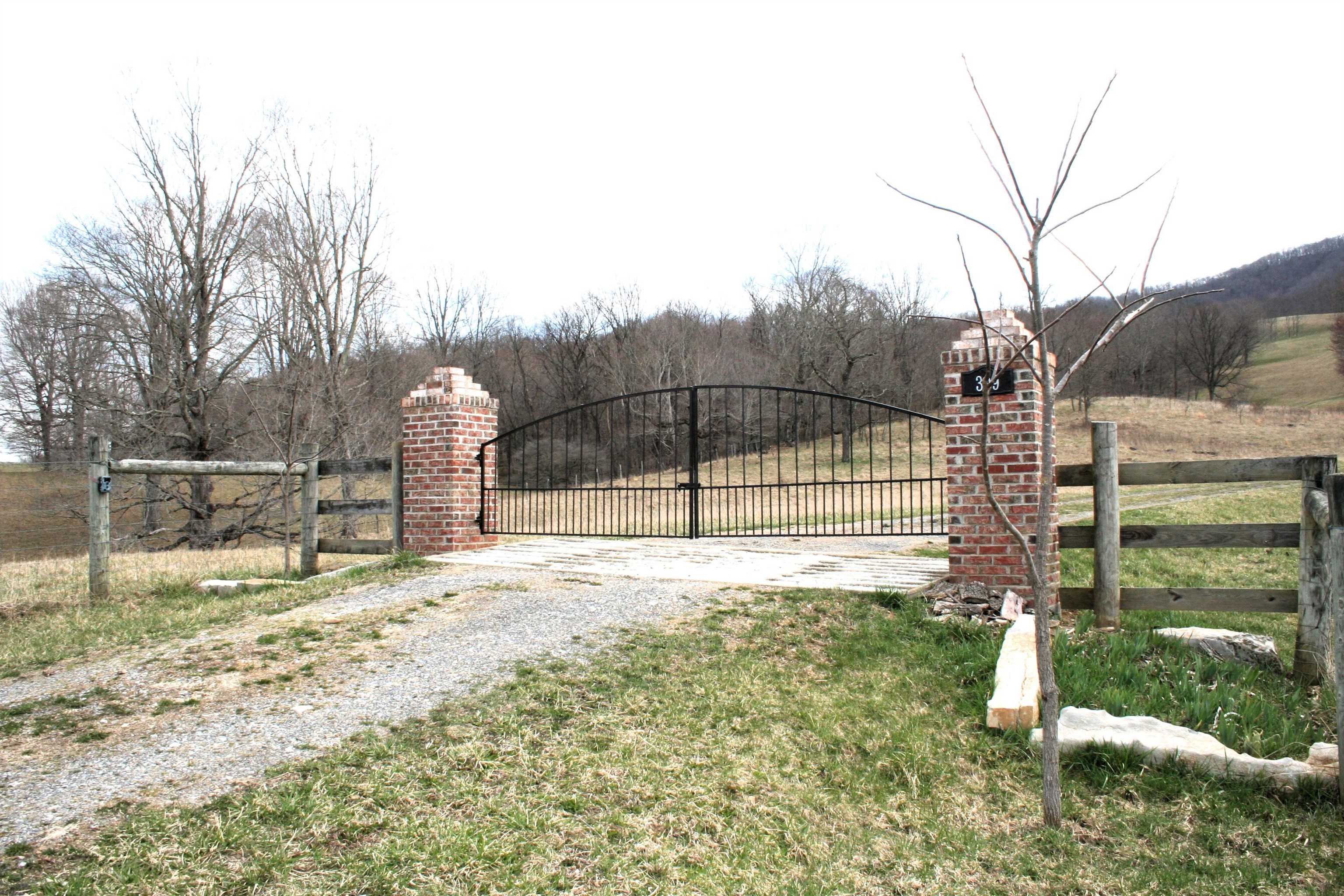 309 Shady Ln