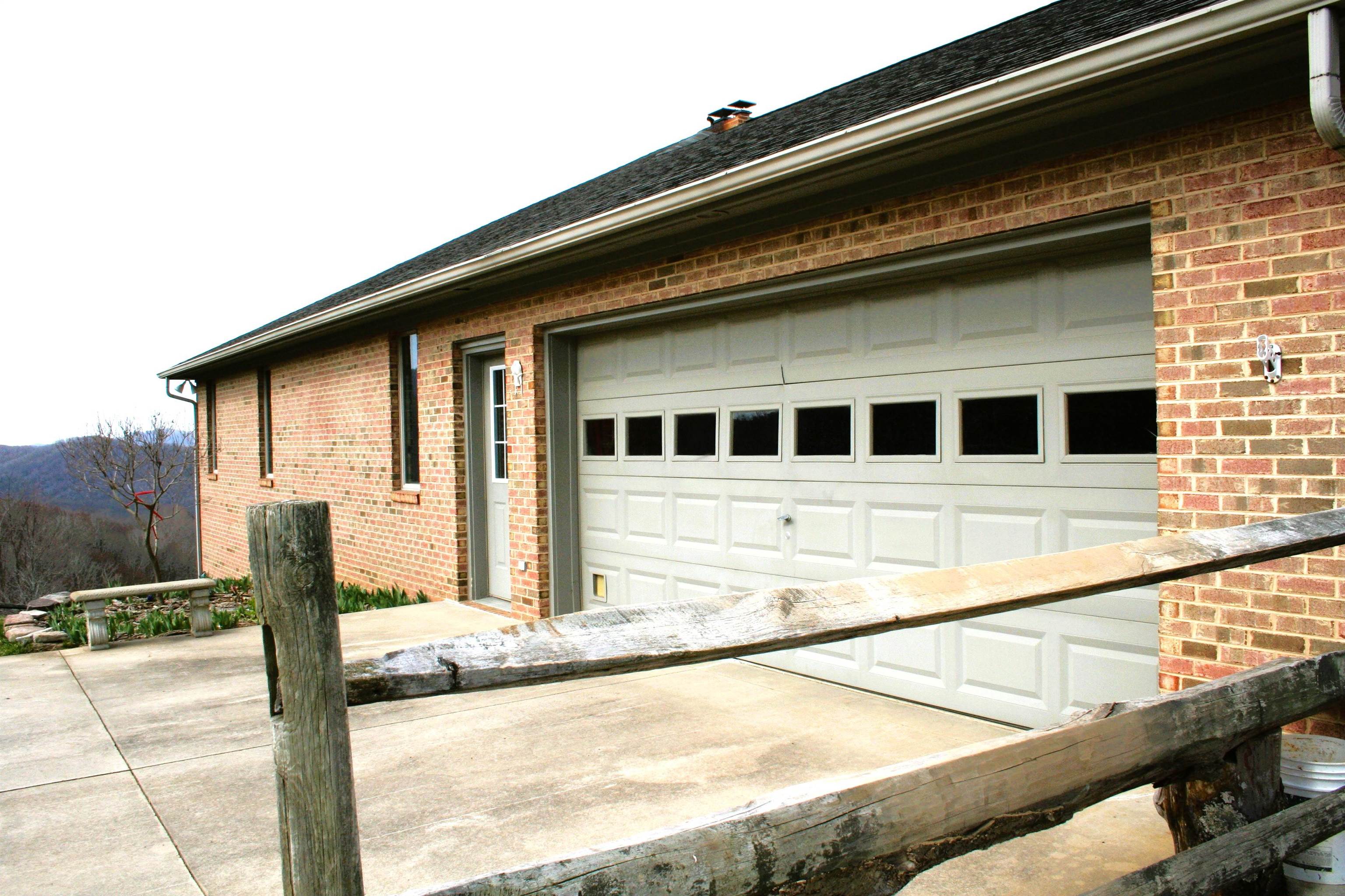 309 Shady Ln