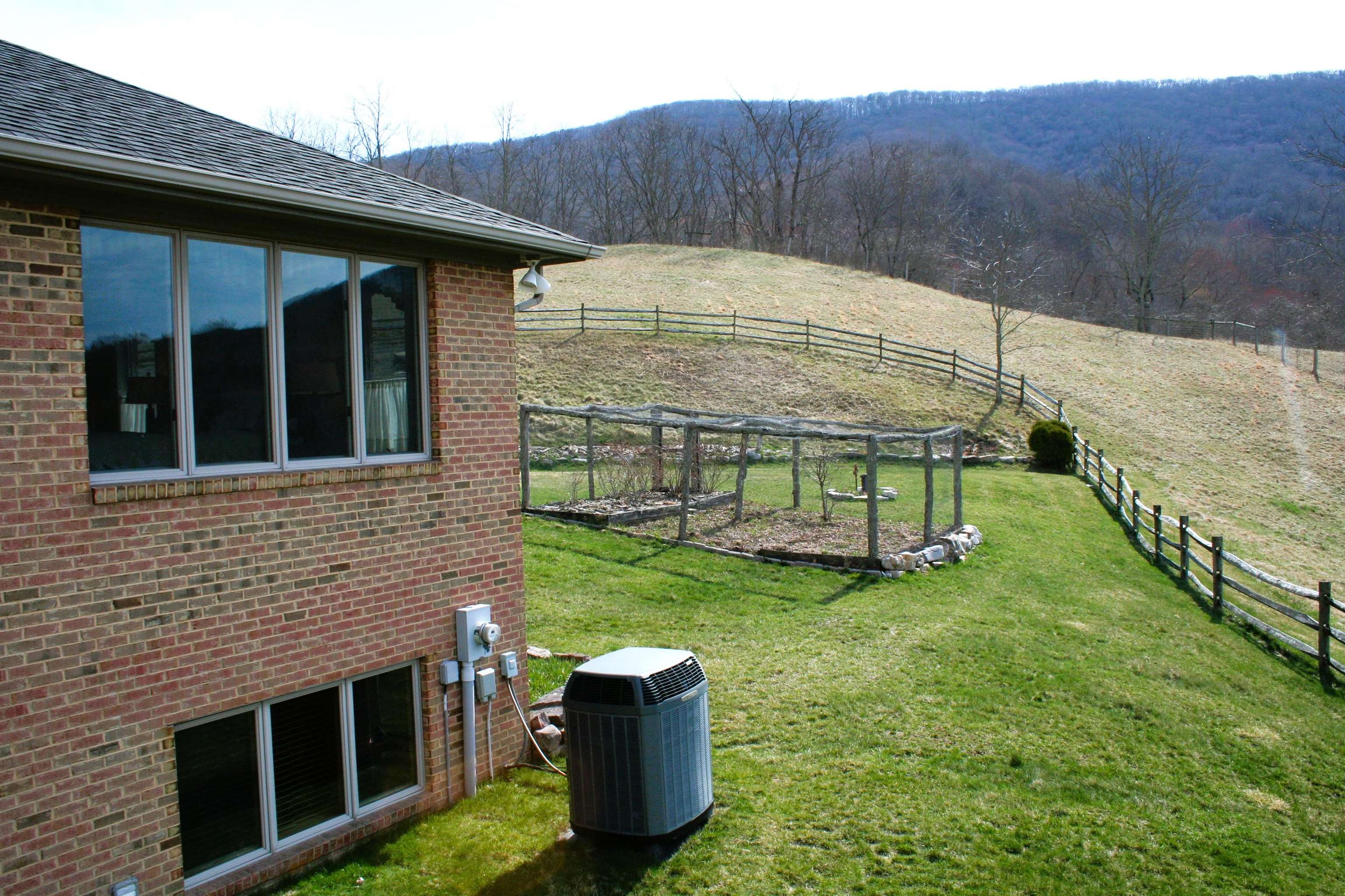 309 Shady Ln