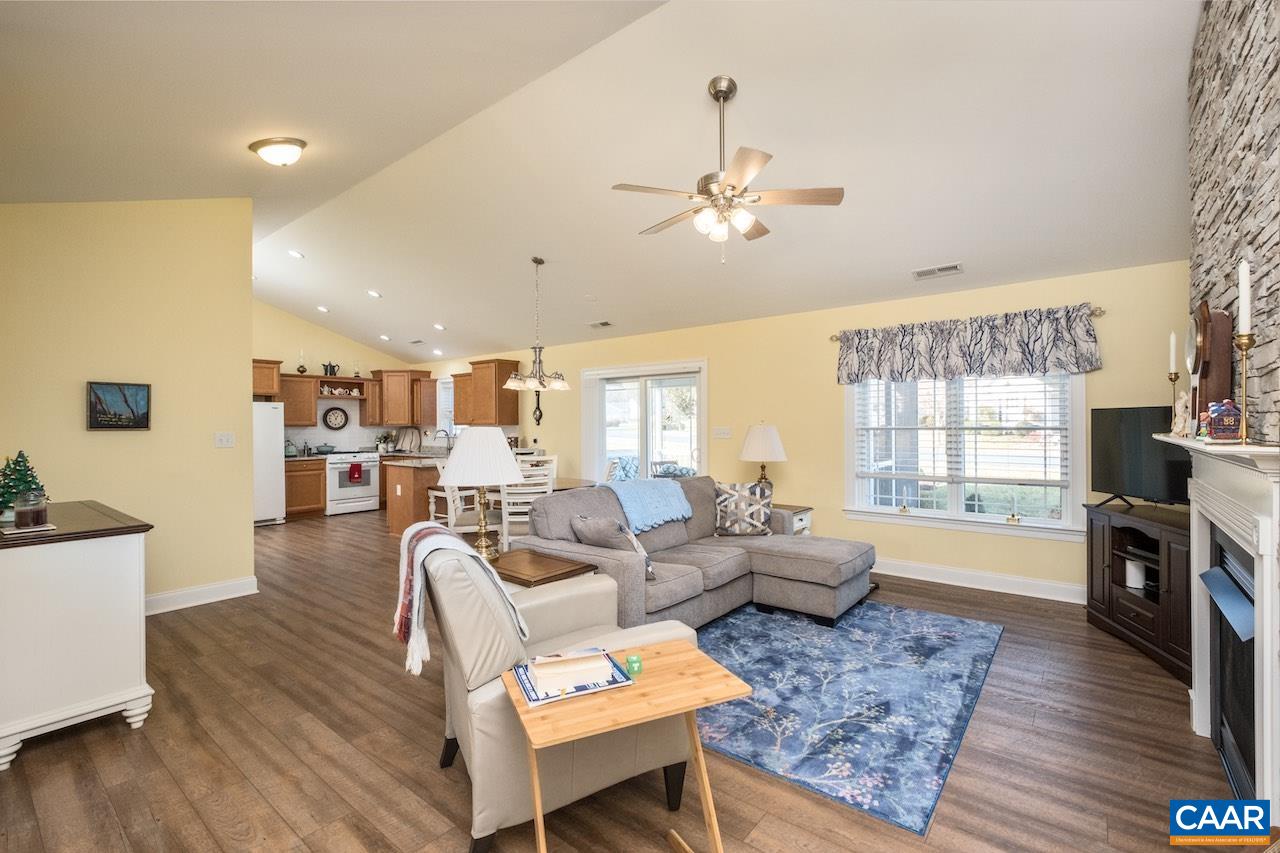 10 Apple Blossom Ct