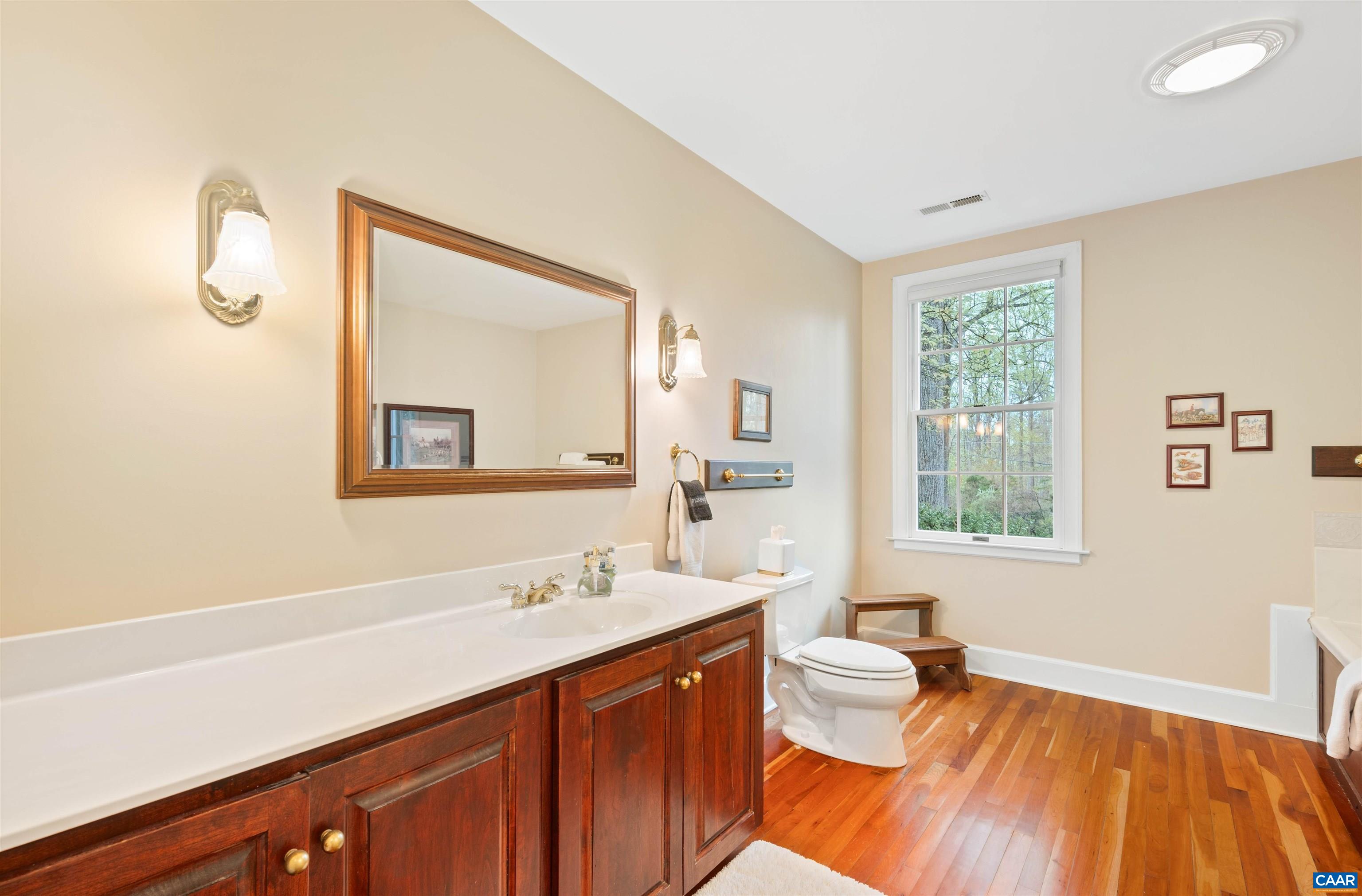 2280 Garth Rd