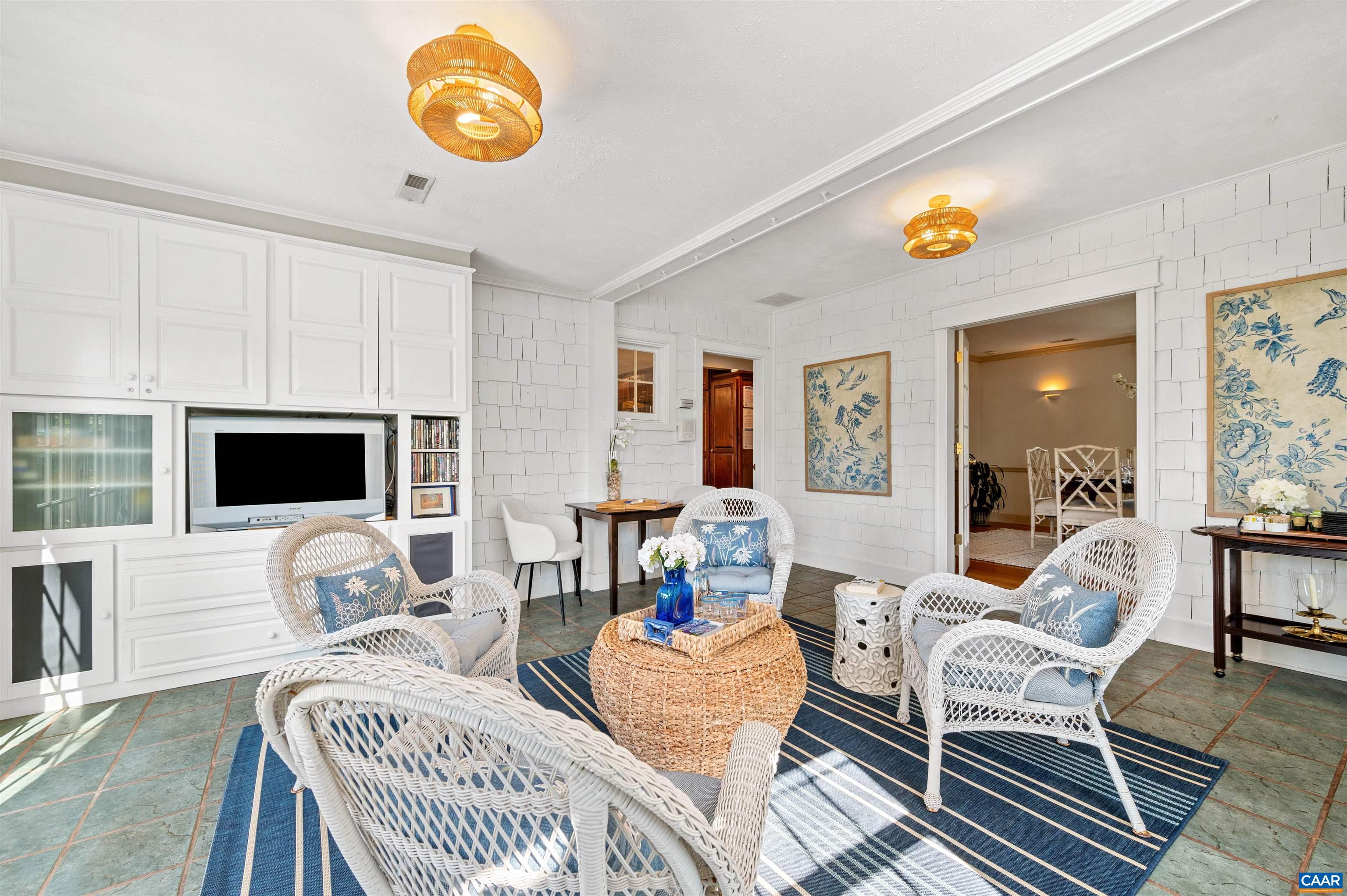 2280 Garth Rd
