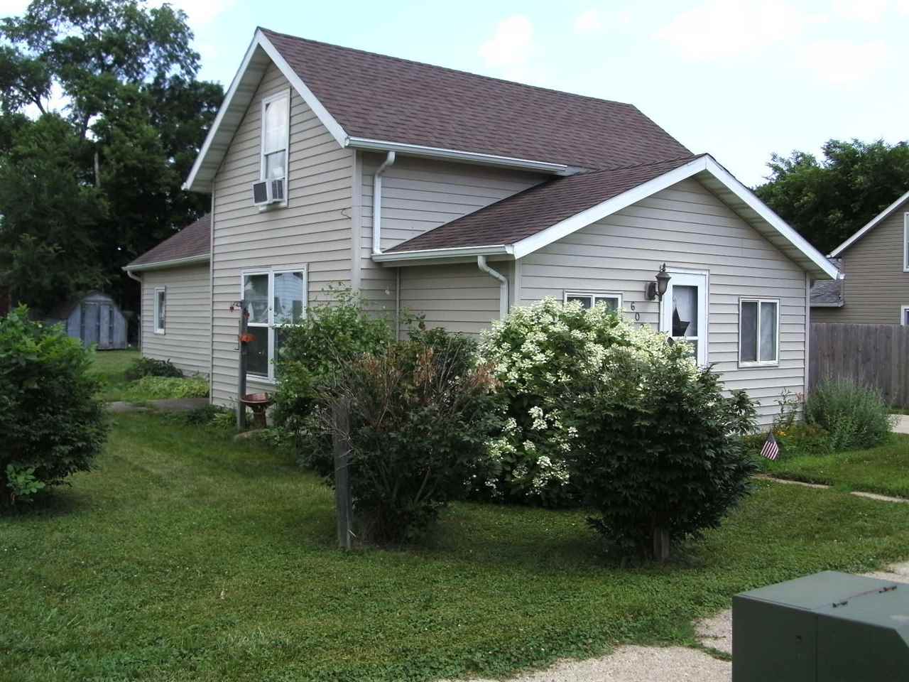 602 S 9th St, Estherville, IA 51334 