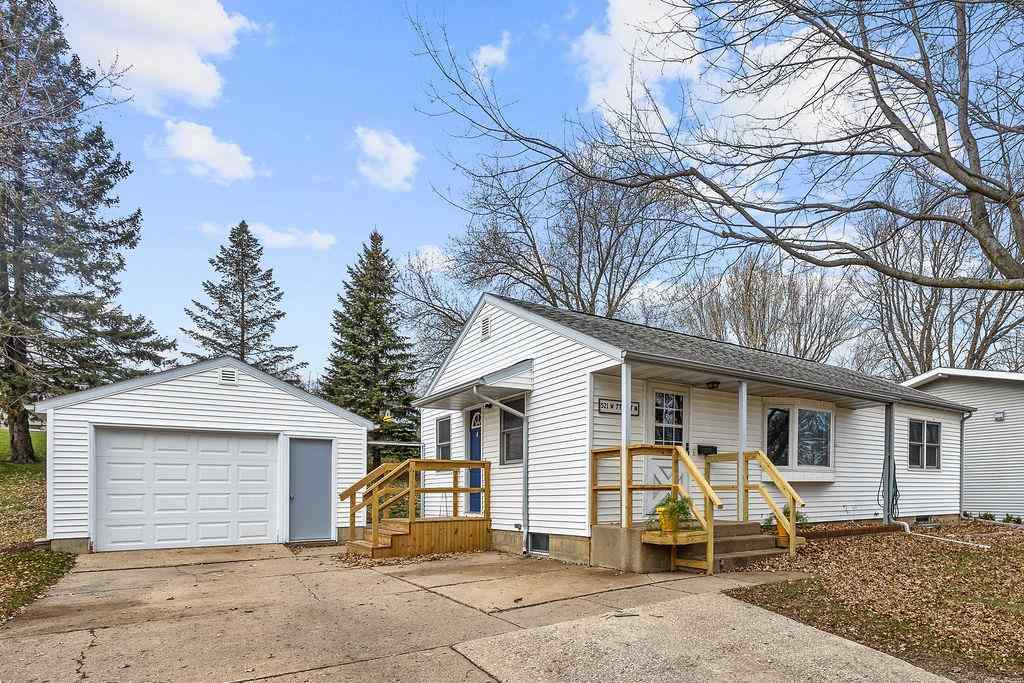521 W 7th St N, Estherville, IA 51334 