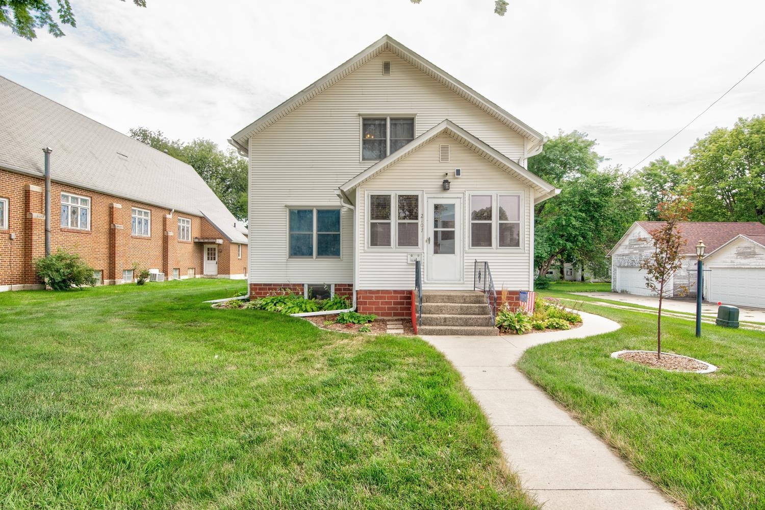 2107 Gary Avenue, Spirit Lake, IA 51360 MLS 221005 Price 210,000