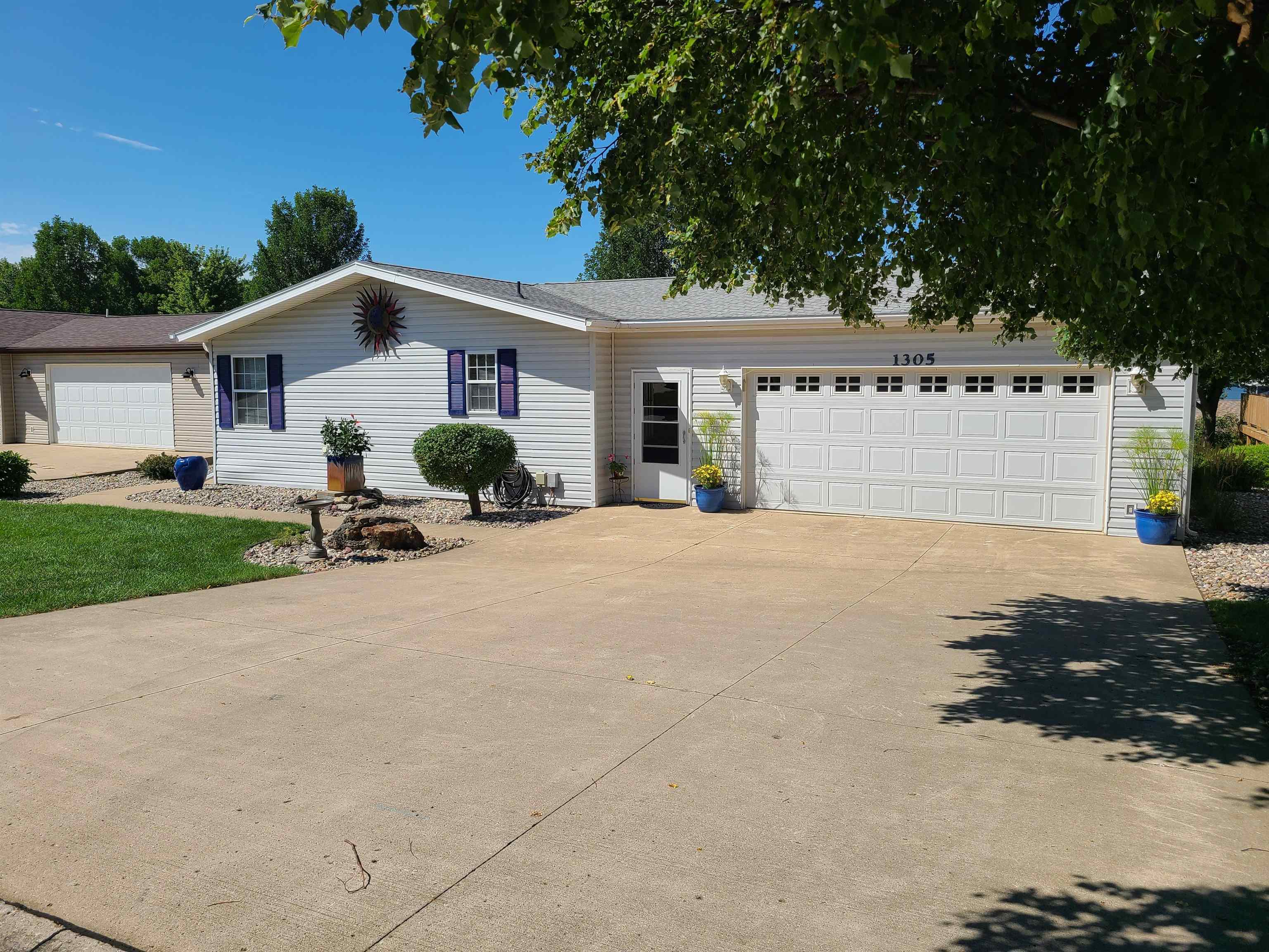 1305 Wood Duck Road, Arnolds Park, IA 51331 