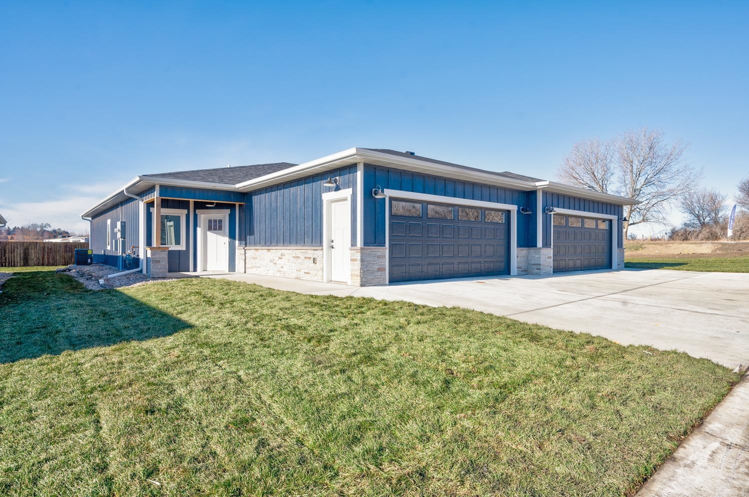 1222 Lower Loop, Arnolds Park, IA 51331 