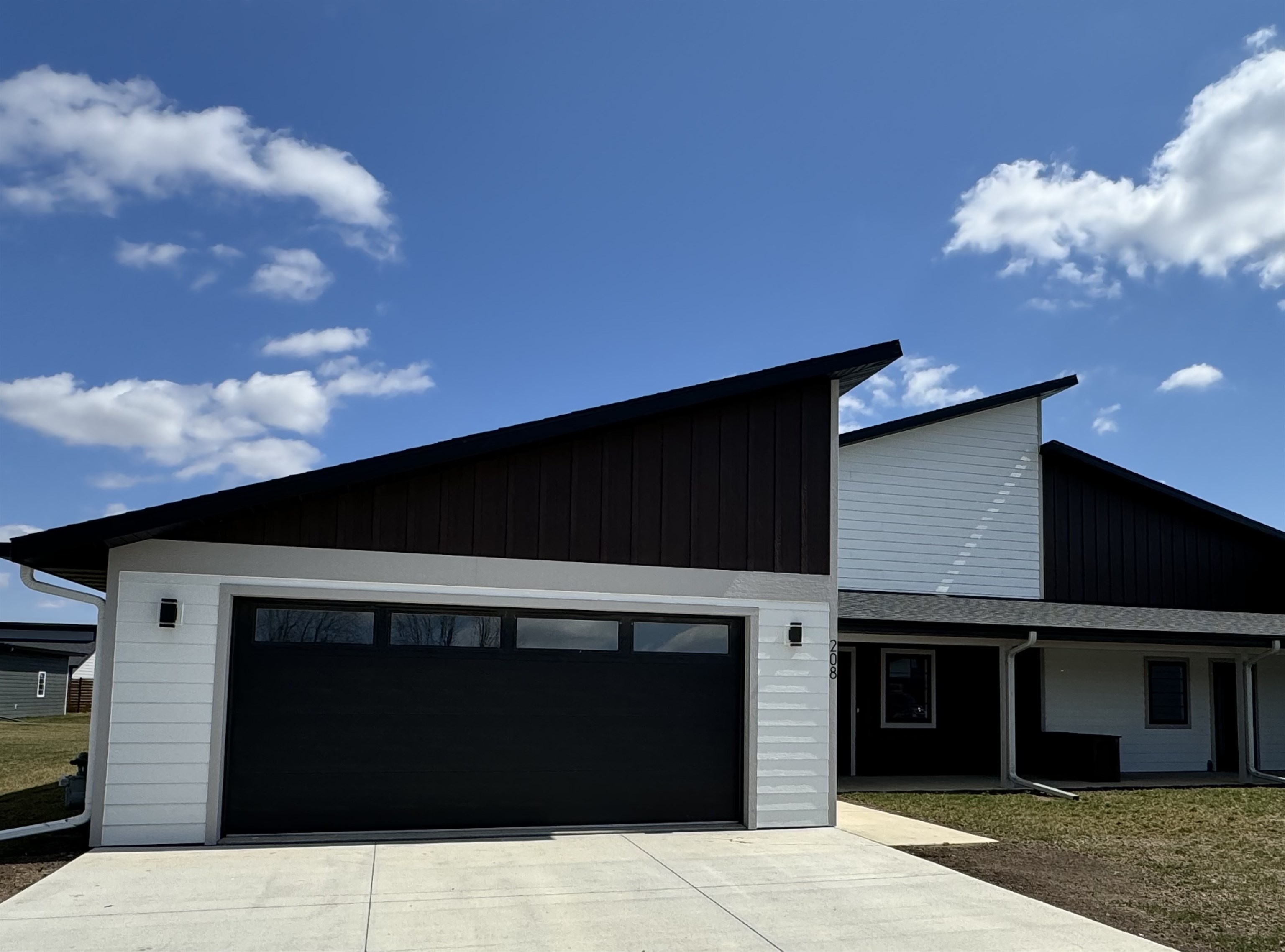 208 34th Avenue, Spencer, IA 51301 