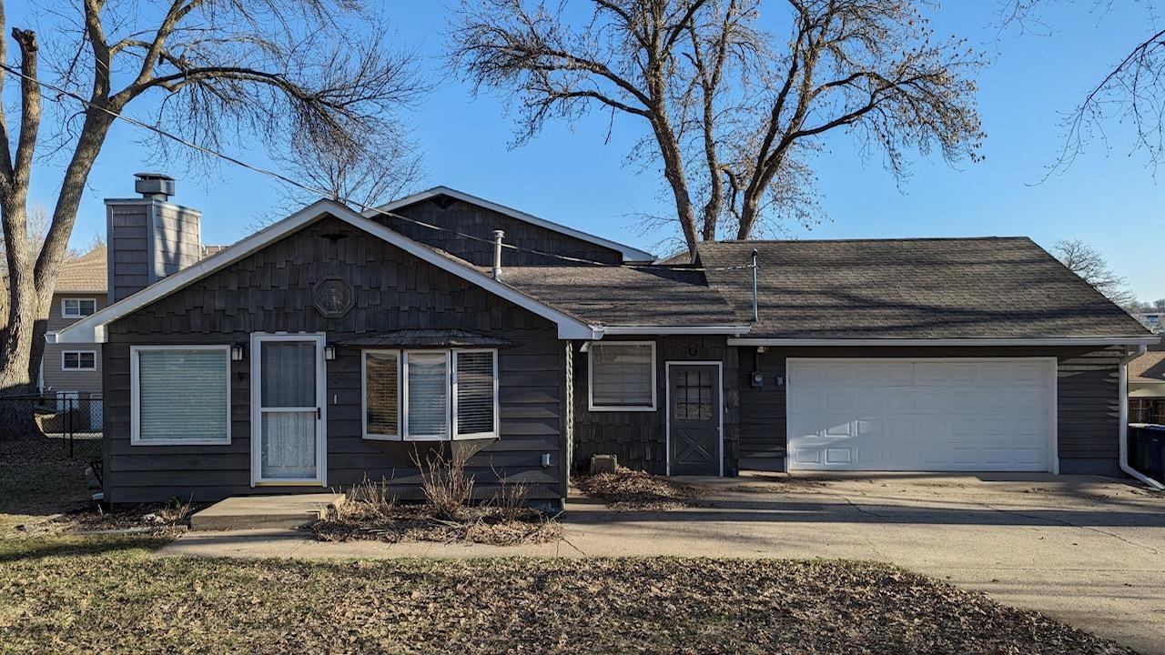 4 23rd Street, Spirit Lake, IA 51360 