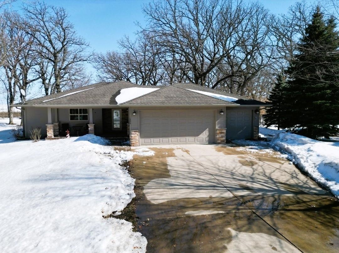 16854 259 Avenue, Spirit Lake, IA 51360 MLS 230204 Price 549,900
