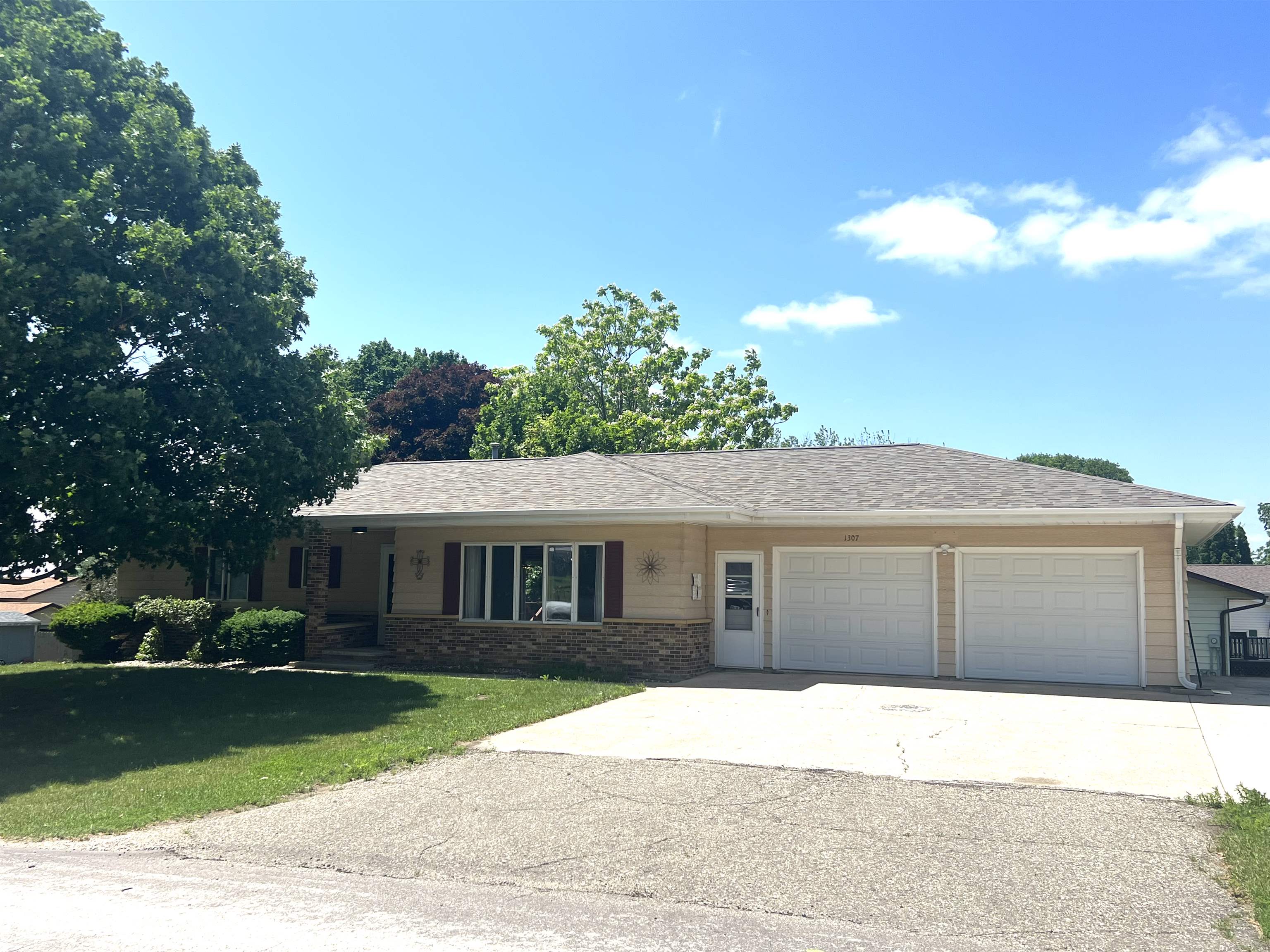 1307 Bruce Street, Ruthven, IA 51358 