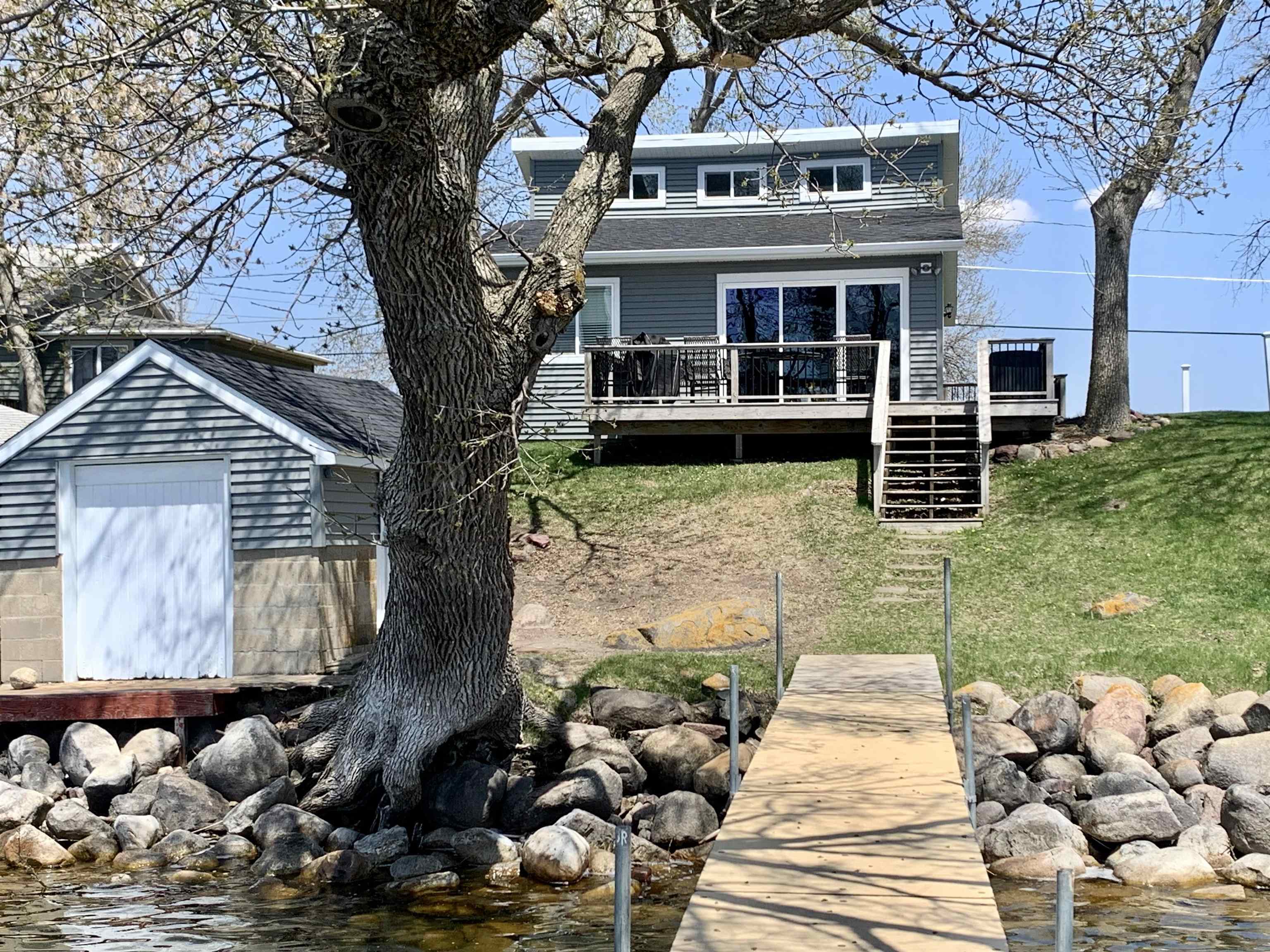 25251 McClelland Lane, Spirit Lake, IA 51360 
