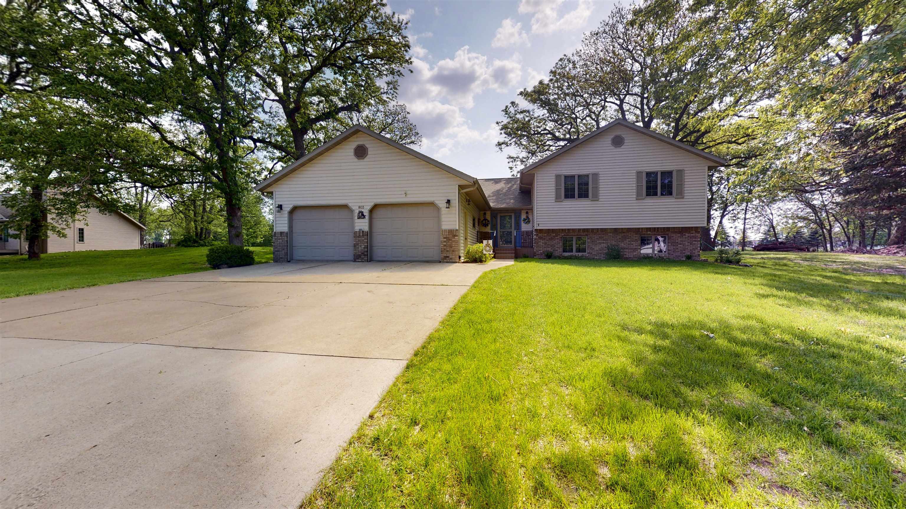 803 252nd Avenue, Spirit Lake, IA 51360 