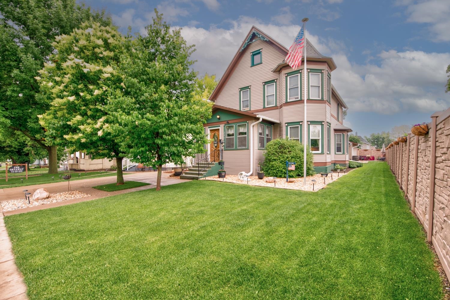 206 Avenue B, Lake Park, IA 51347 