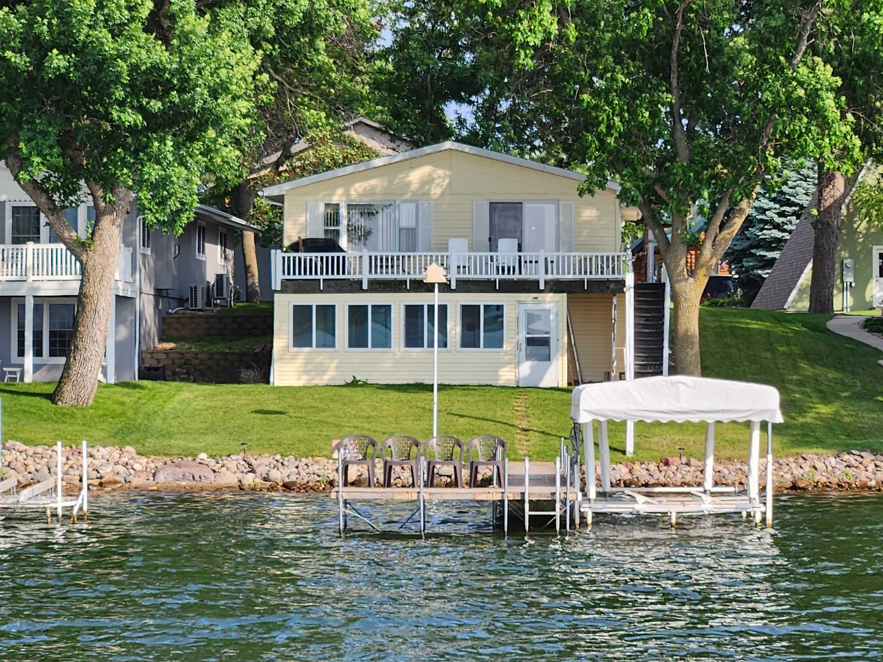 Okoboji Homes Stauss Realty