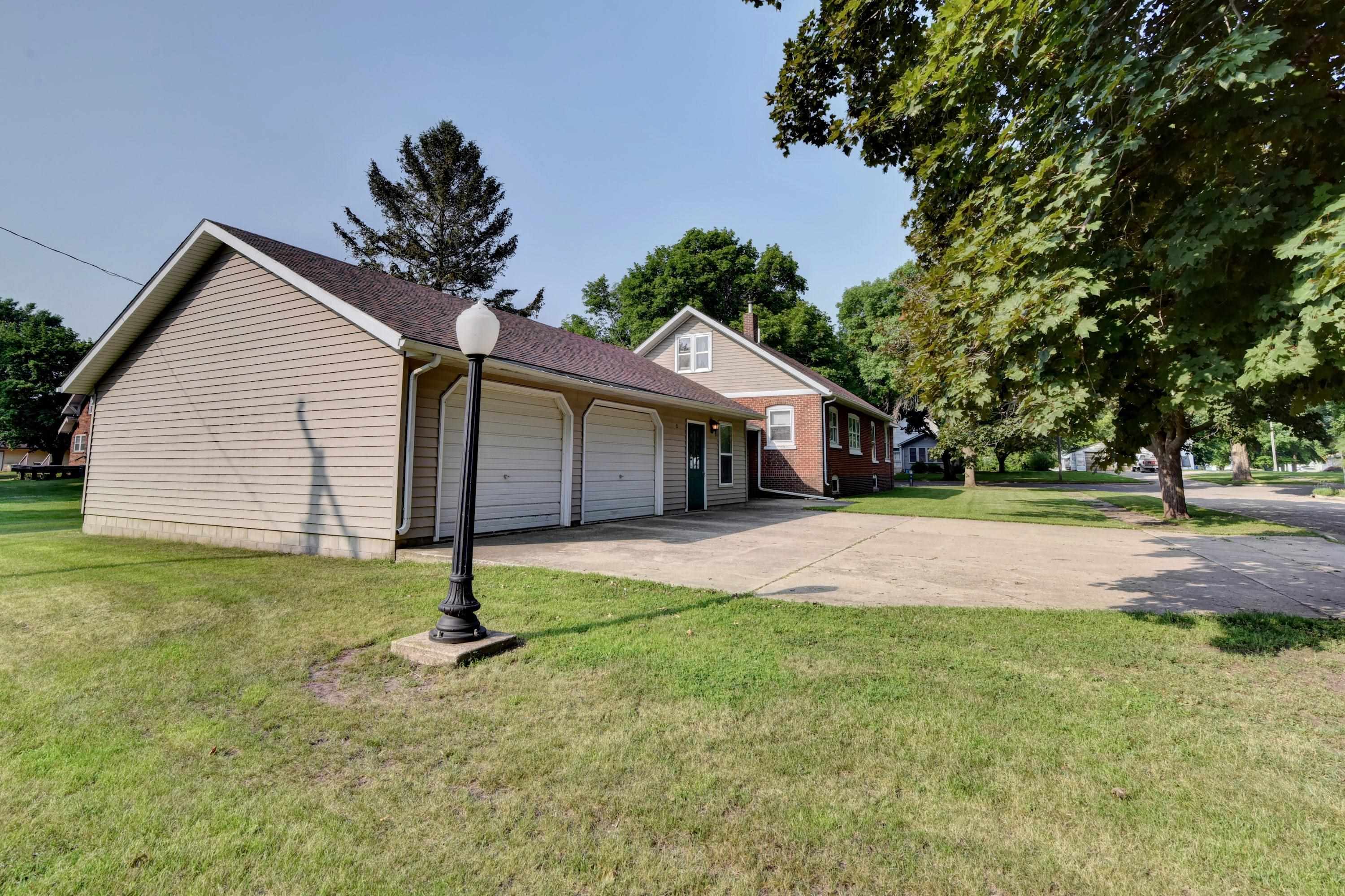 304 2nd Street, Ringsted, IA 50578 