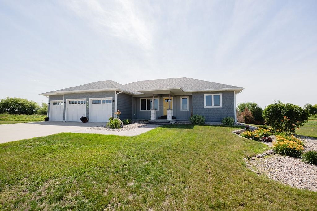 1609 38th Street, Spirit Lake, IA 51360 