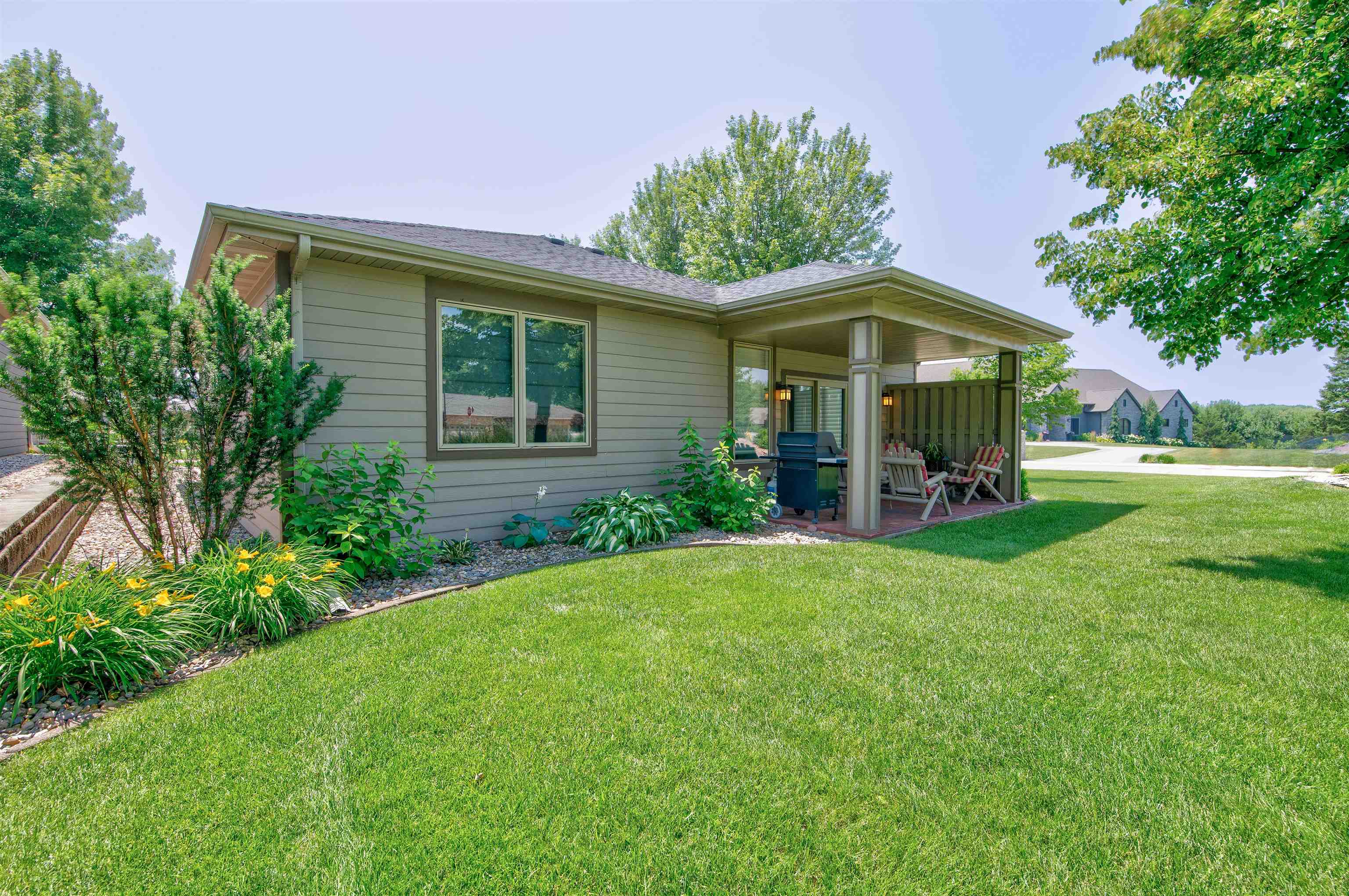 3442 Golf Villa Drive, Milford, IA 51351 