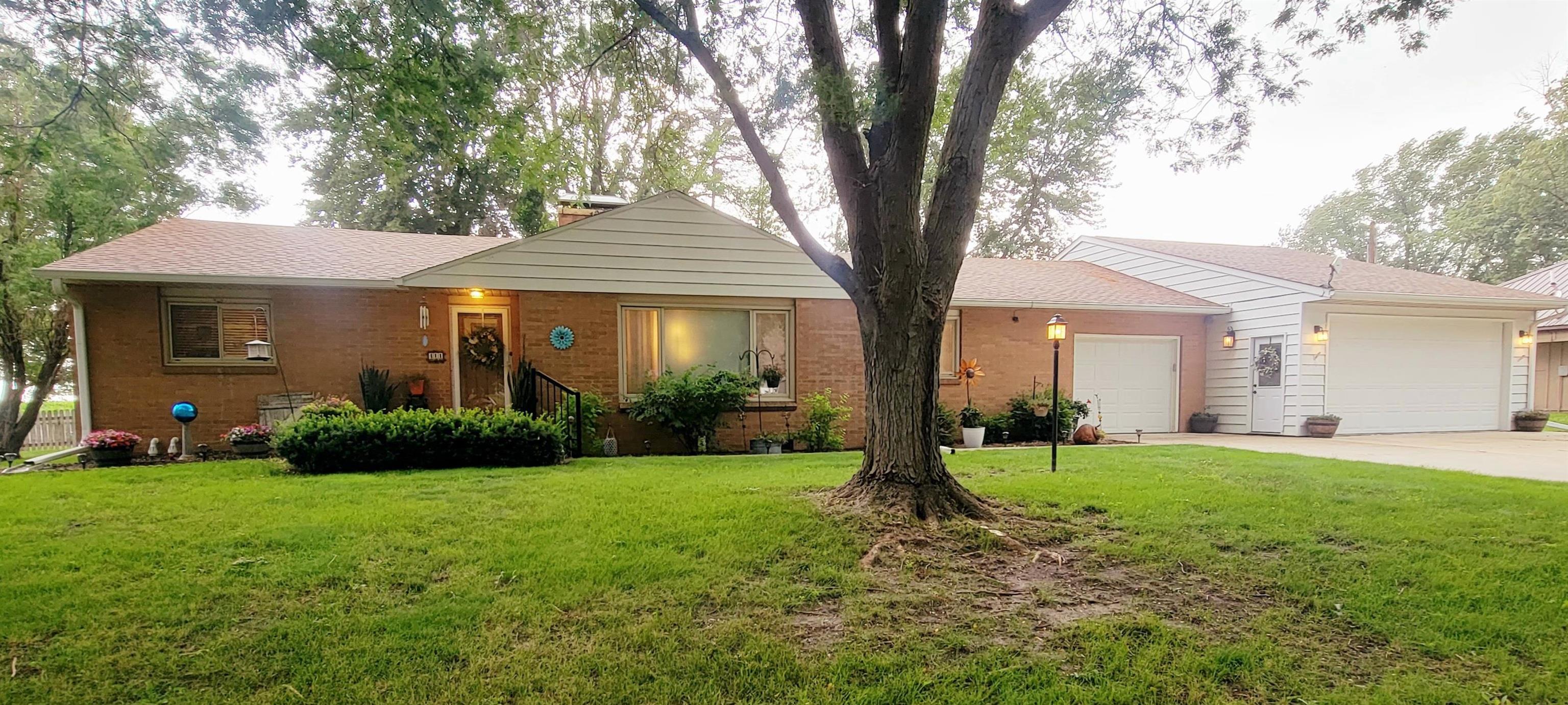 411 Lake Street, Webb, IA 51366 