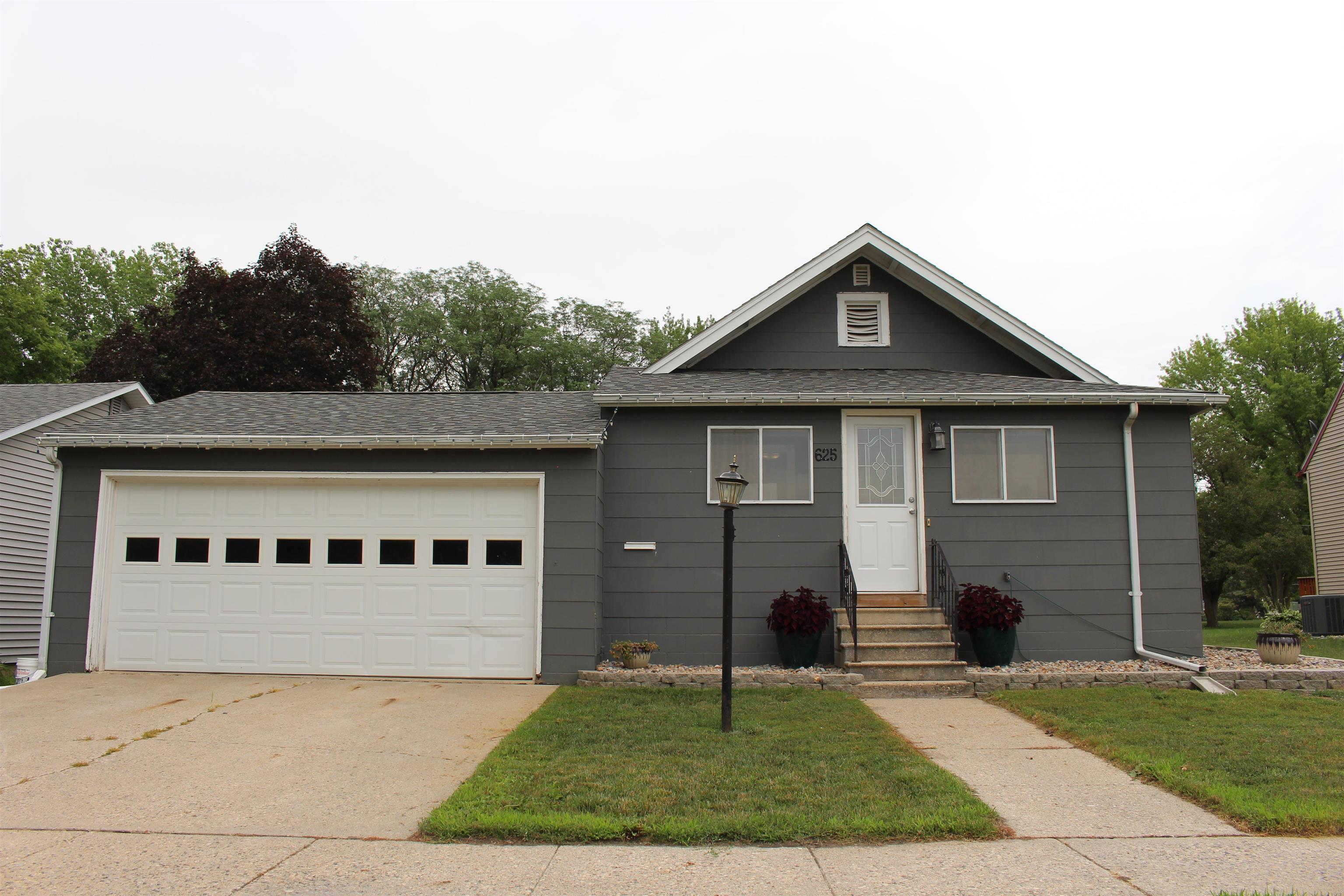 625 12th Street, Sac City, IA 50583 