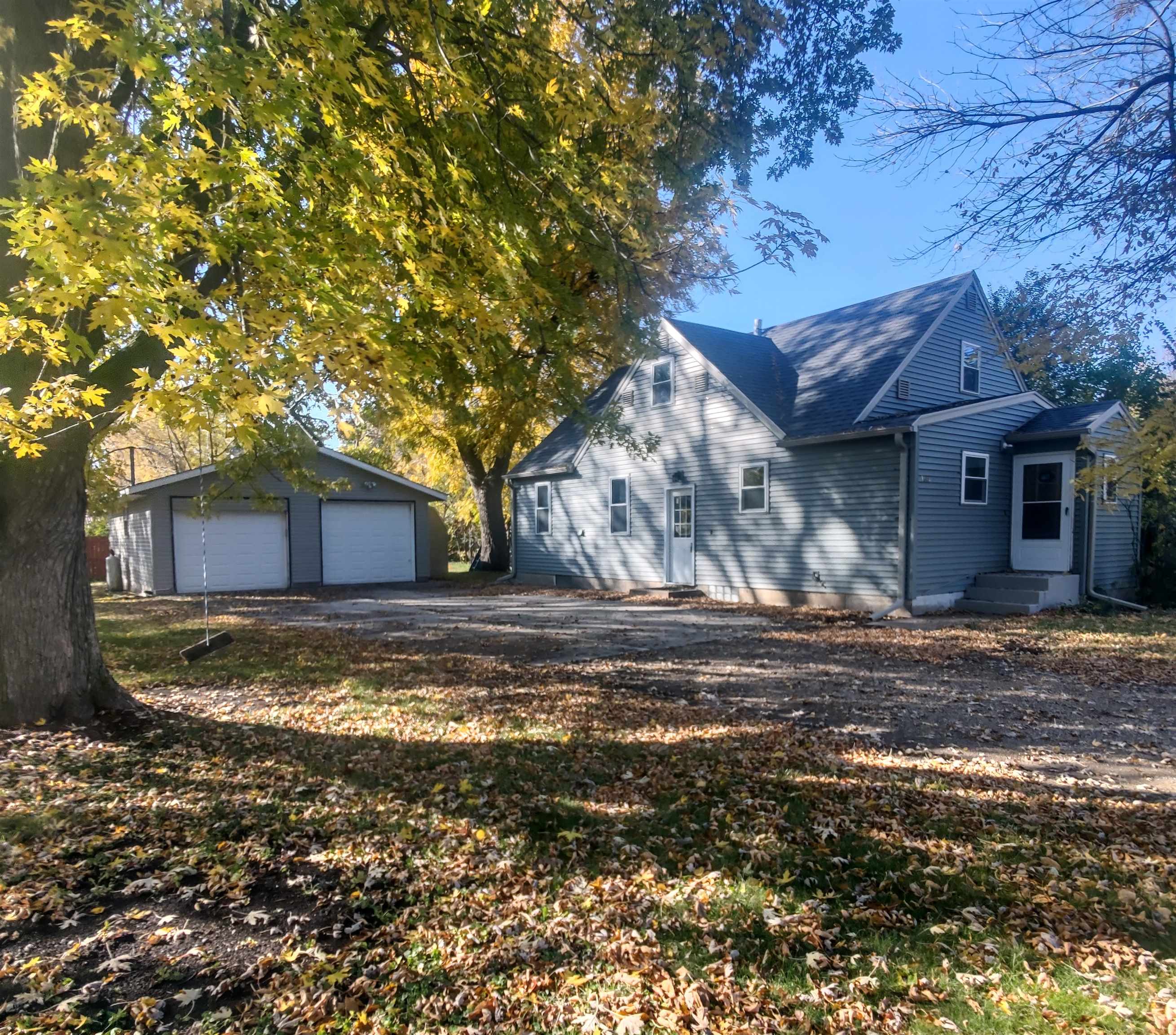 1614 3rd Ave N., Estherville, IA 51334 