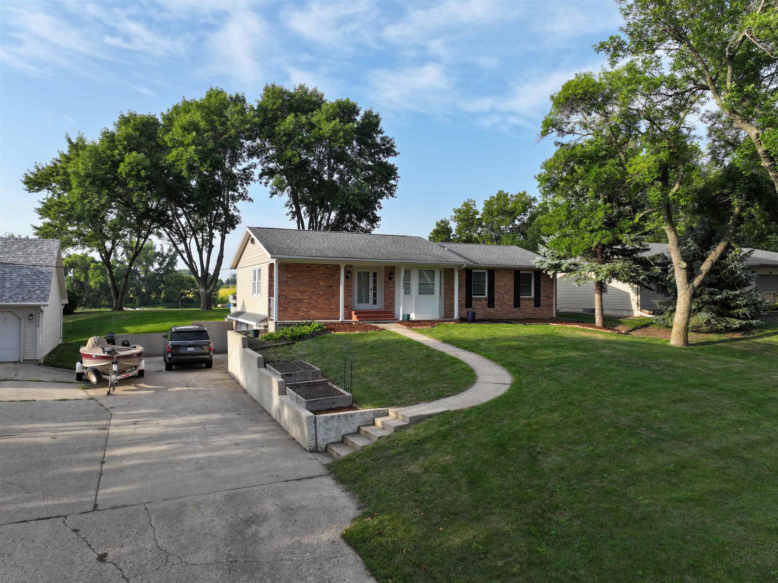 24065 140th St, Orleans, IA 51360 