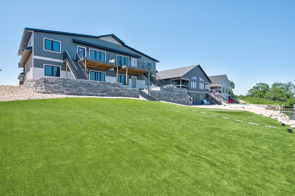 172 West Bay Road #D, Lake Park, IA 51347 