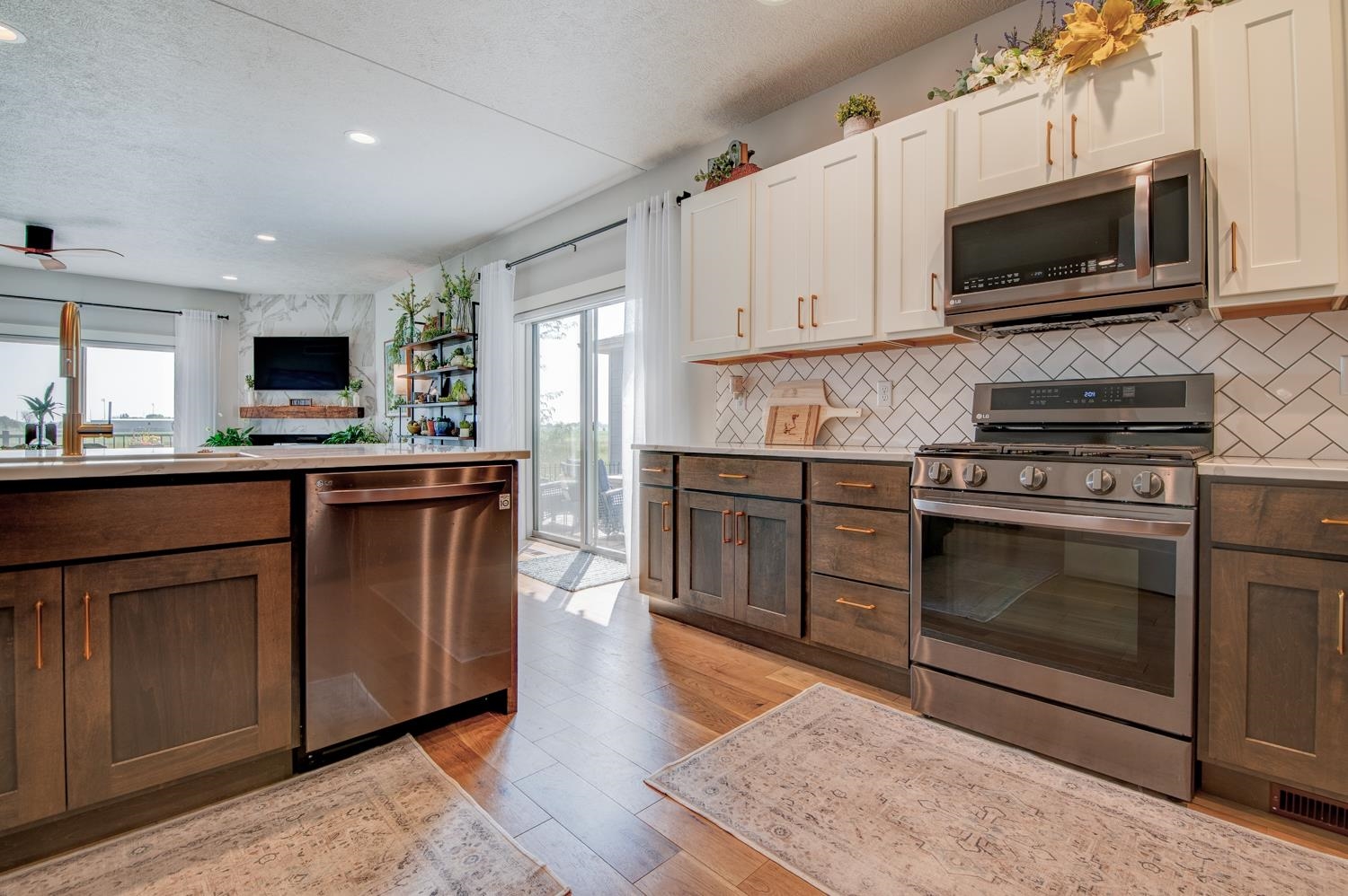 2027 35th Street, Spirit Lake, IA 51360 