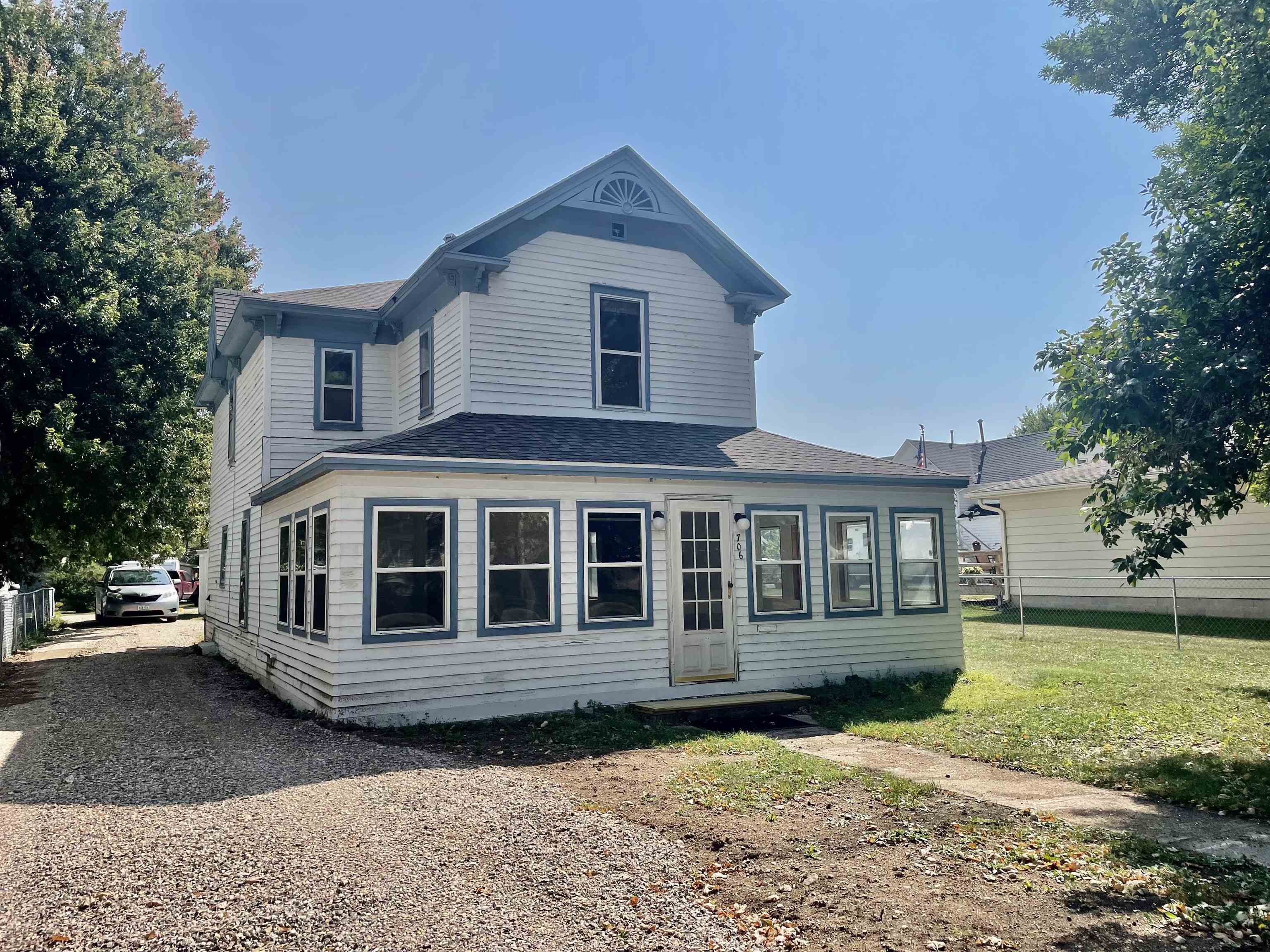 706 Okoboji Avenue, Milford, IA 51351 