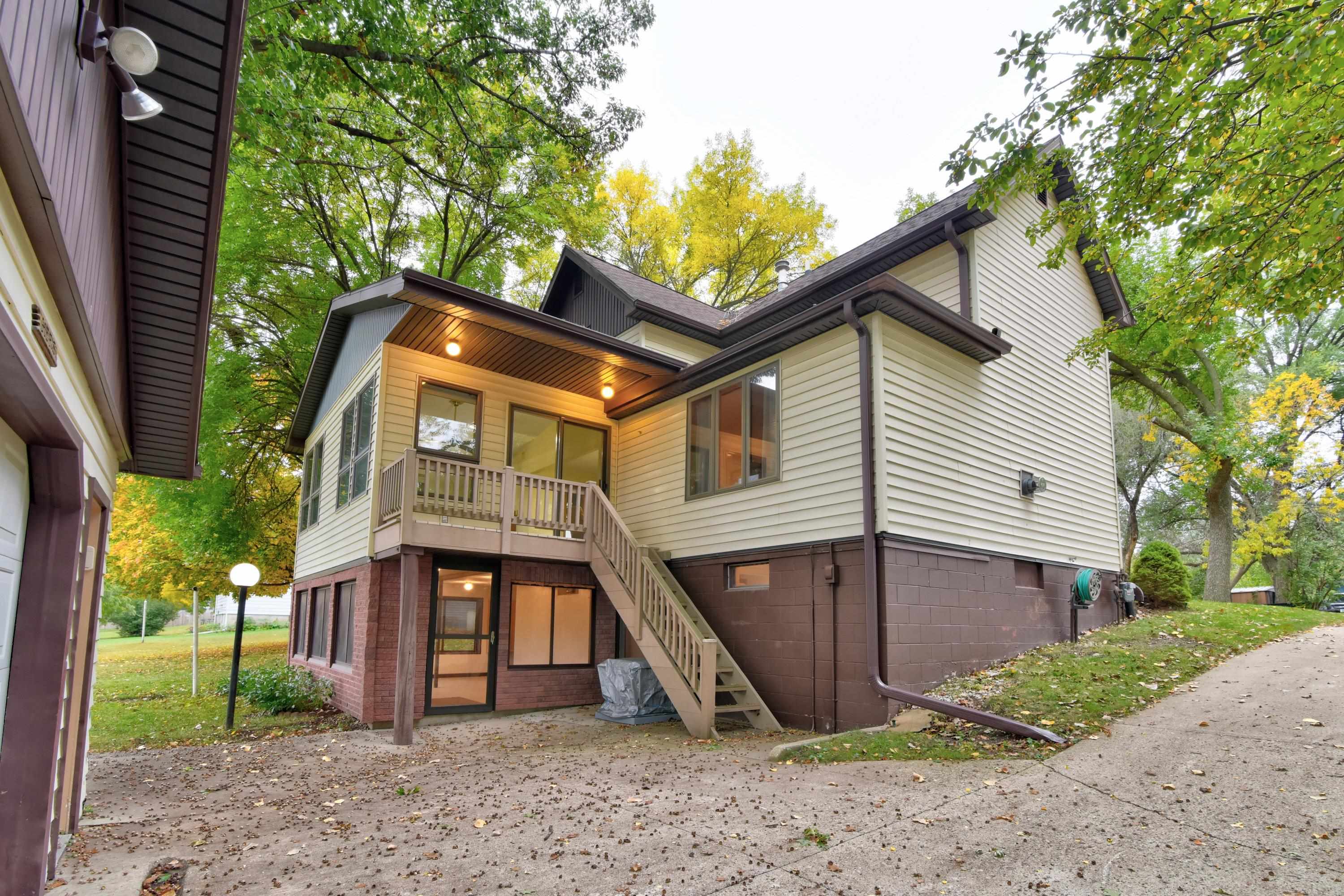 408 11th Street, Estherville, IA 51334 