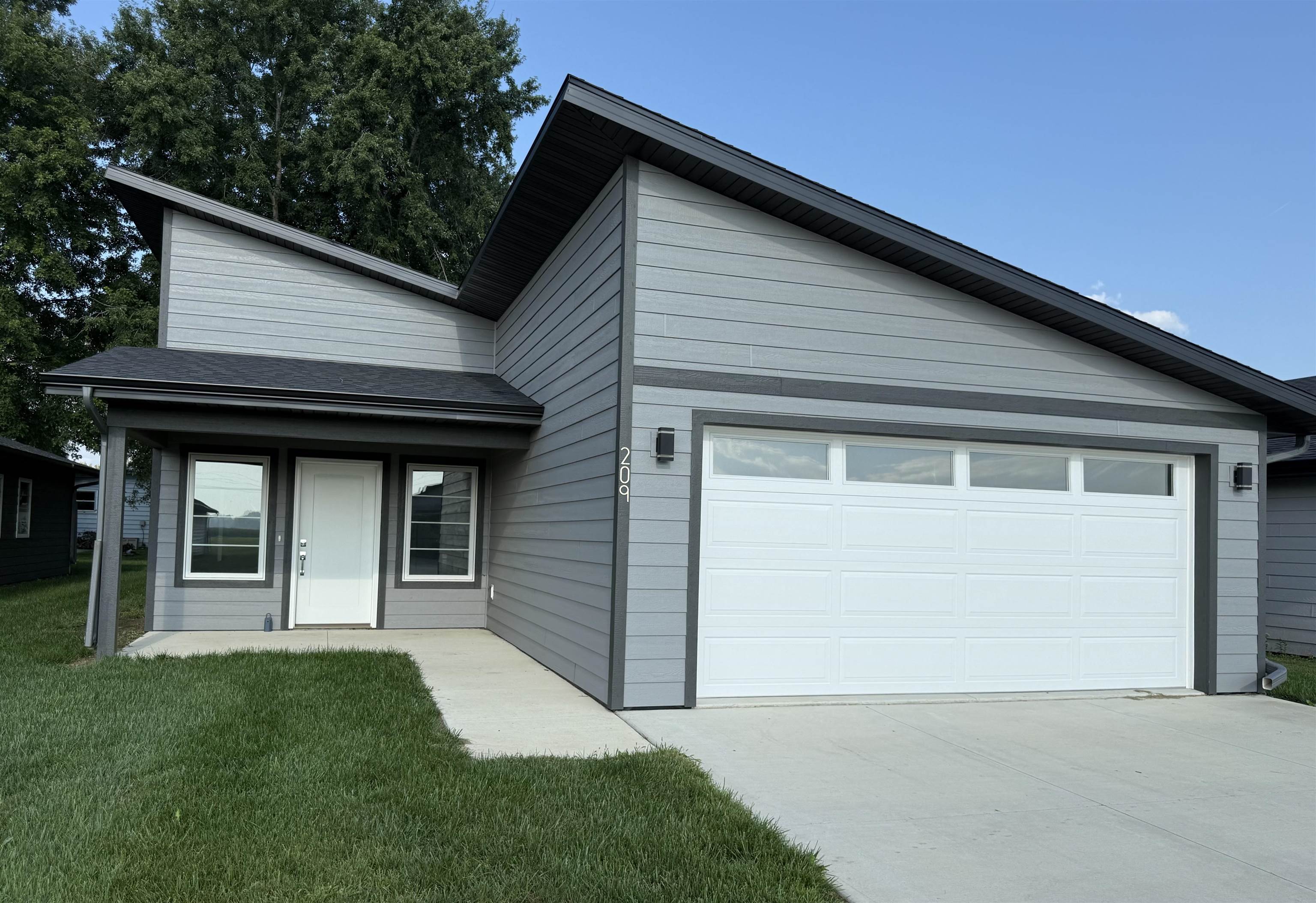 209 34th Avenue, Spencer, IA 51301 