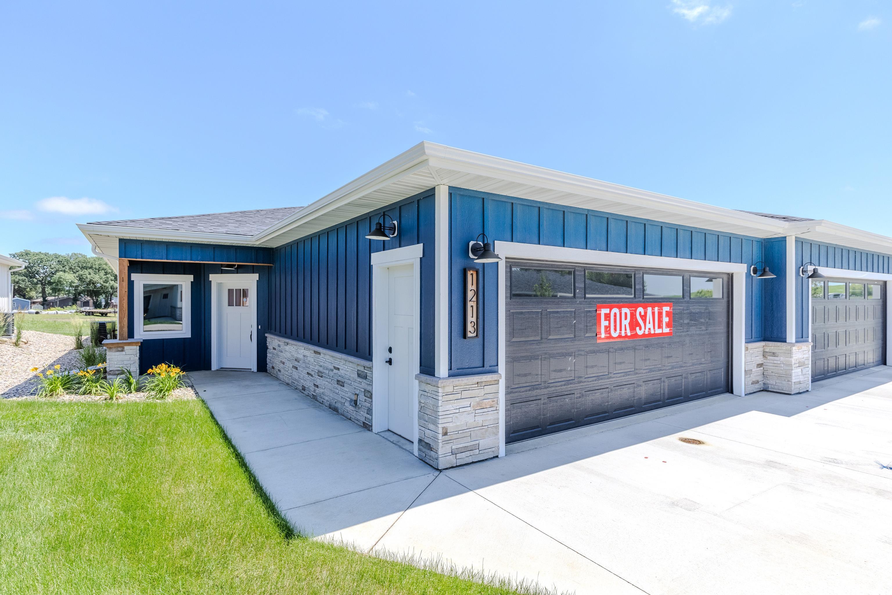 1213 Lower Loop, Arnolds Park, IA 51331 
